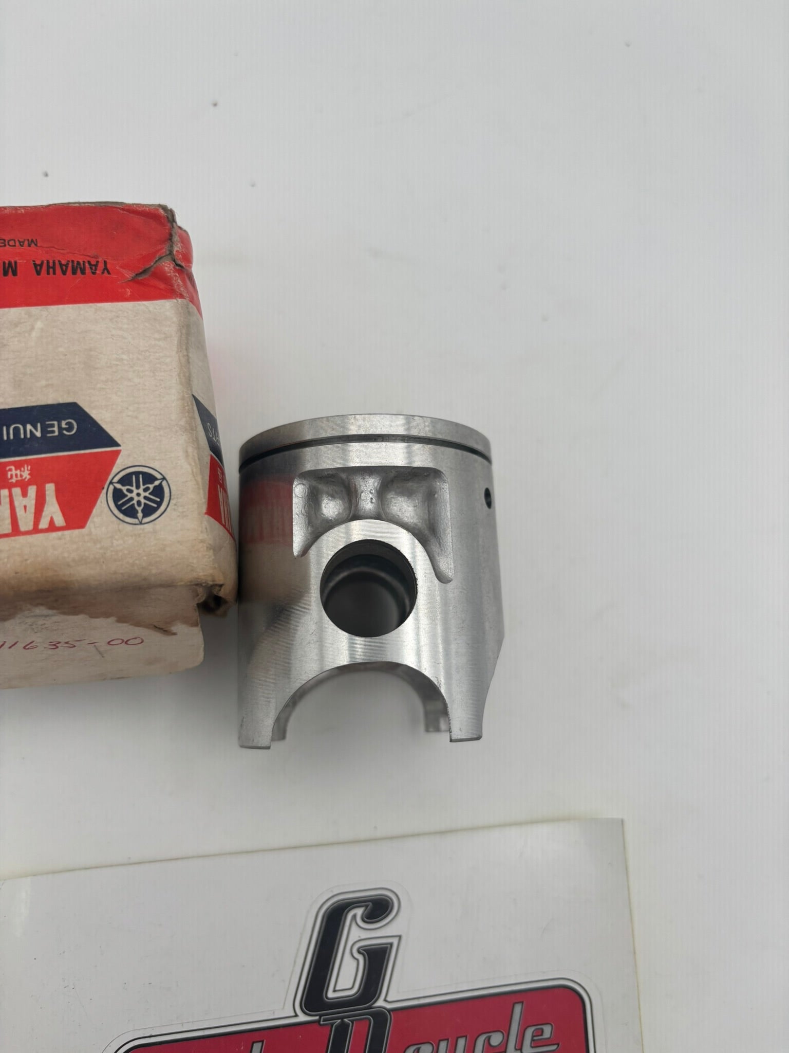 YAMAHA PISTON .25 1ST O/S (SUB 3R2-11635-01-00 1J4-11635-00-00 ) 2K5-11635-00-00 Y32