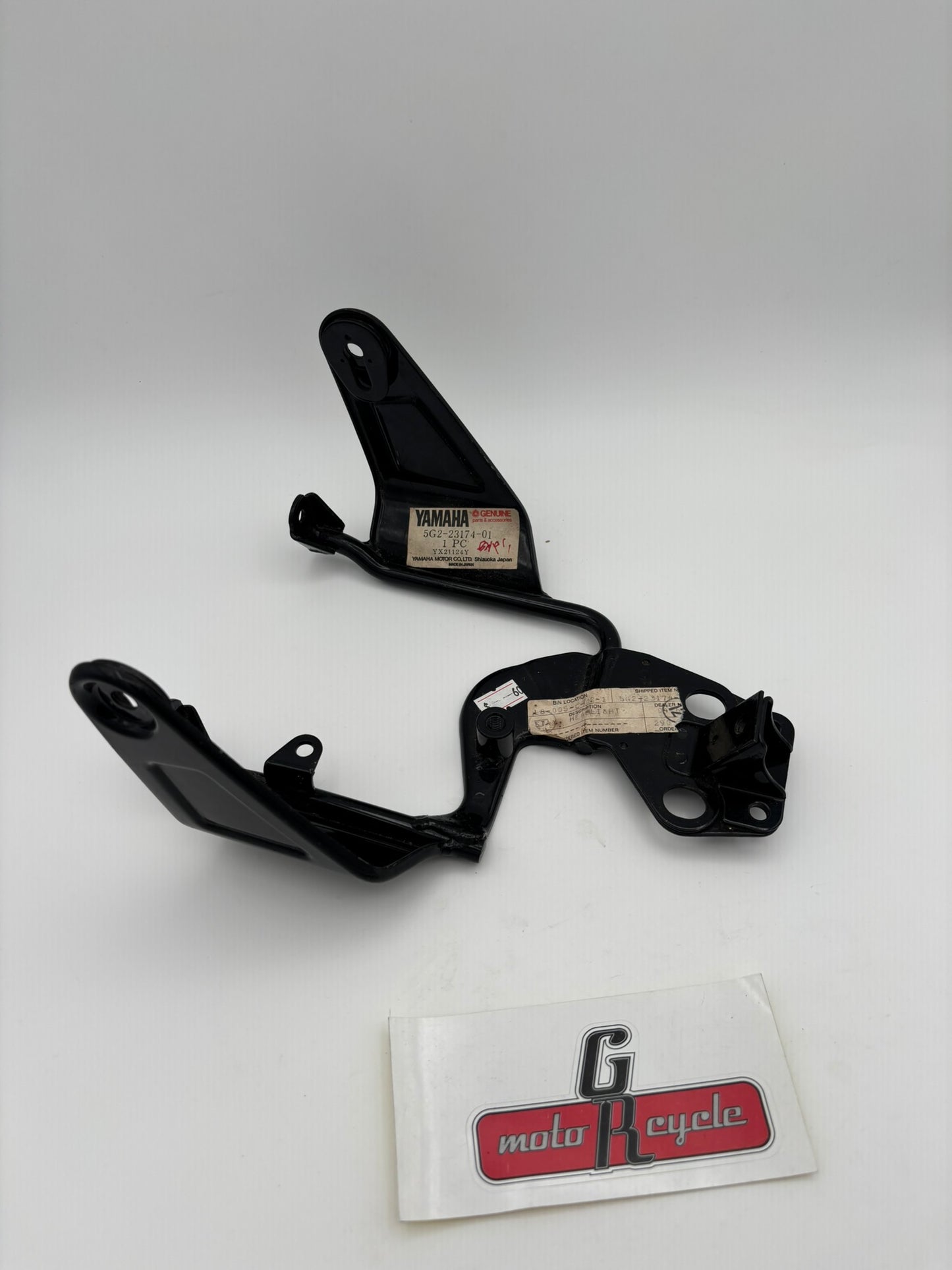 YAMAHA HEADLIGHT STAY 5G2-23174-01-00 Y8