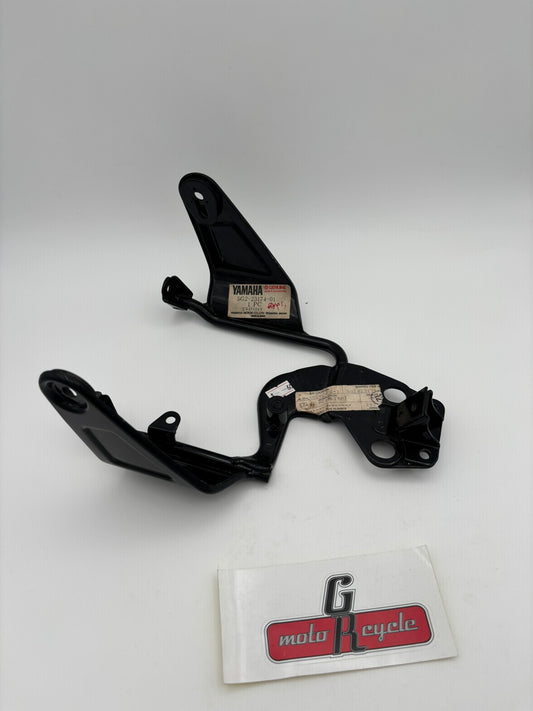 YAMAHA HEADLIGHT STAY 5G2-23174-01-00 Y8