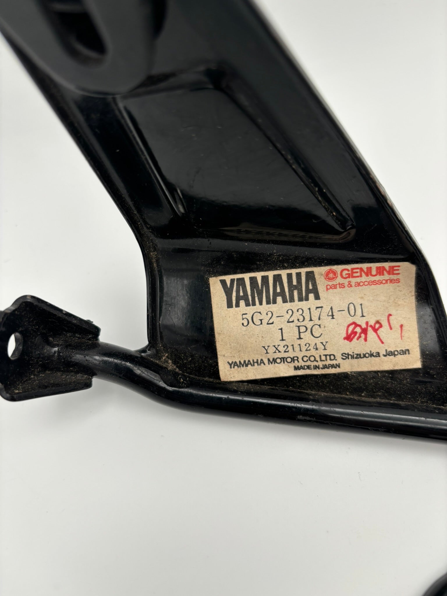 YAMAHA HEADLIGHT STAY 5G2-23174-01-00 Y8