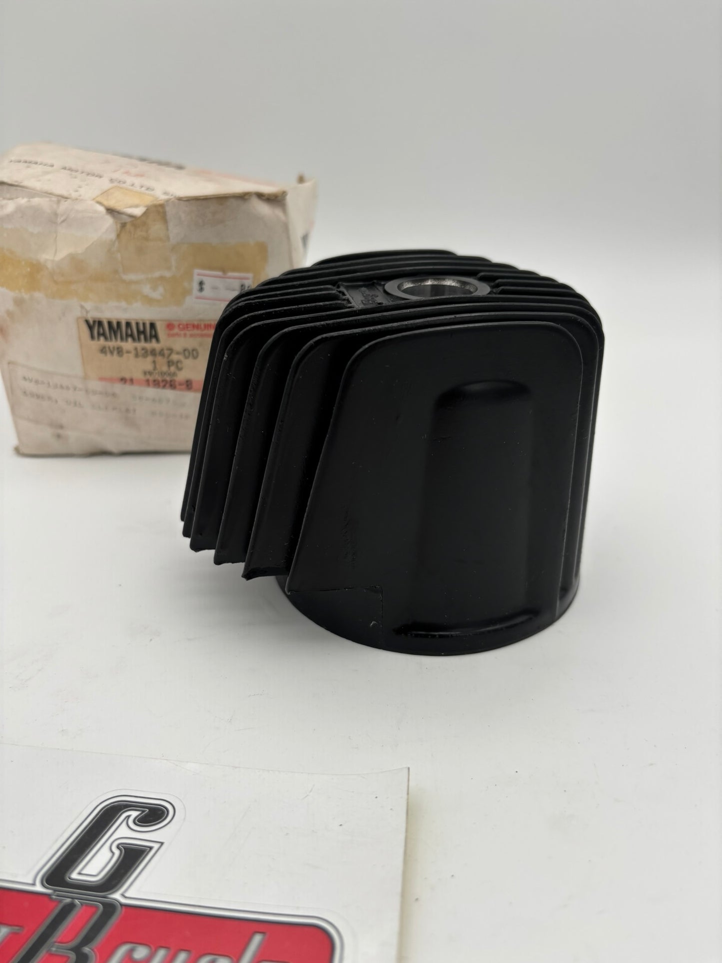 YAMAHA OIL ELEMENT COVER 4V8-13447-00-00 Y10