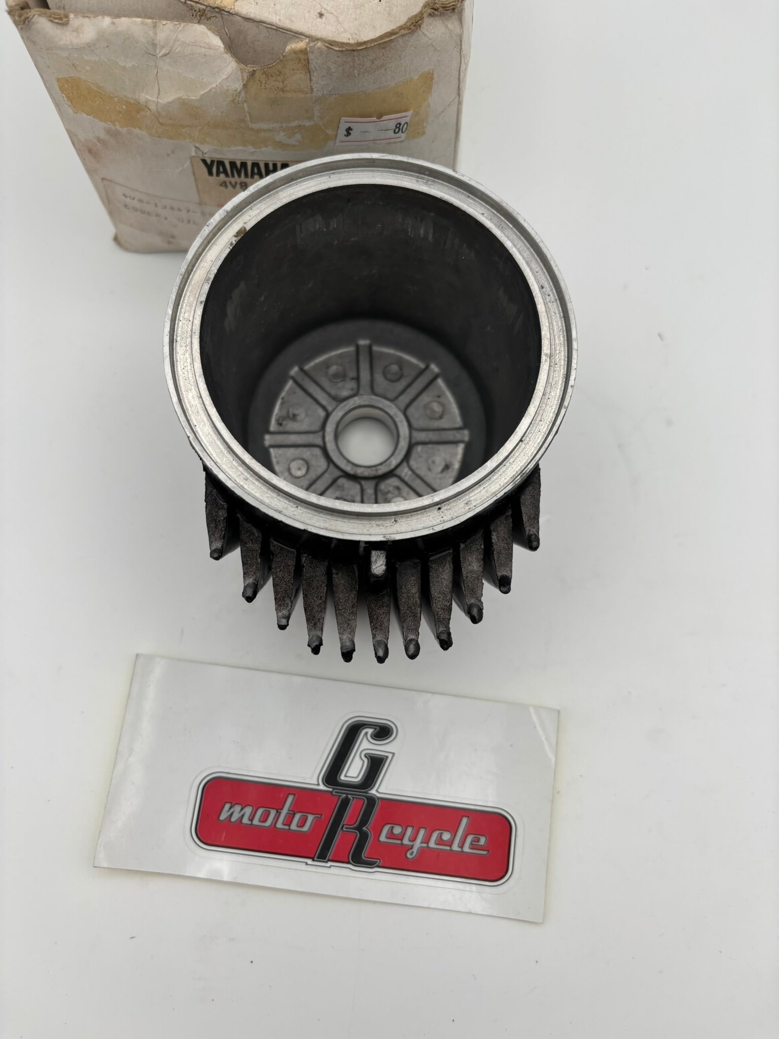 YAMAHA OIL ELEMENT COVER 4V8-13447-00-00 Y10