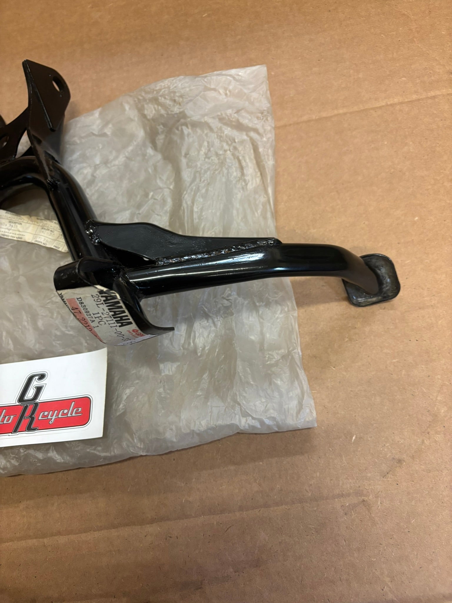 YAMAHA MAIN STAND (SUB 29L-27111-01-33 29L-27111-01-R4 1YH-F7111-00-00 ) 29L-27111-00-33 Y12