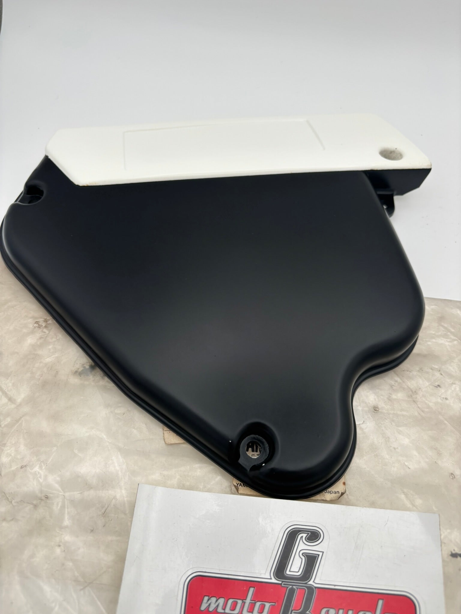 YAMAHA AIR CLEANER CASE CAP 1 (SUB 5X4-14412-10-00 ) 5X4-14412-10-98 Y12