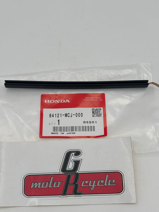 HONDA RUBBER PROTECTOR 64121-MCJ-000 H171