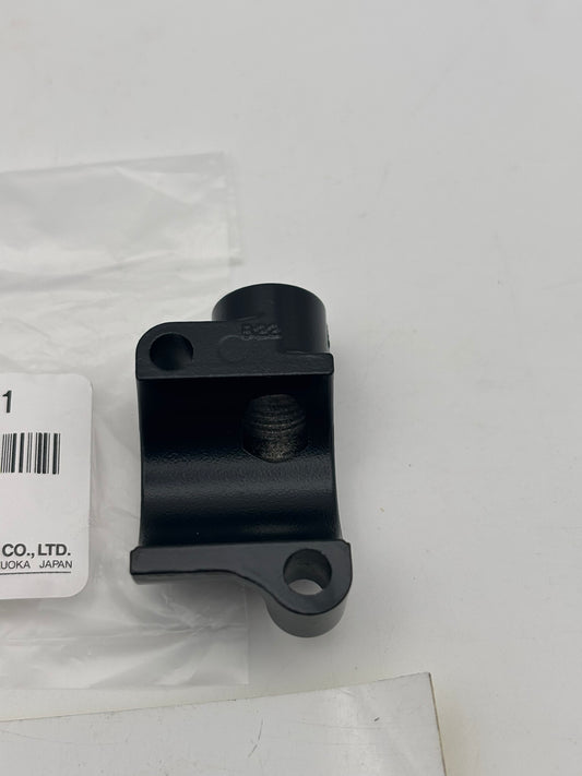 YAMAHA LOWER LEVER HOLDER (SUB 33G-82913-00-00 ) 33G-82913-01-00 Y51