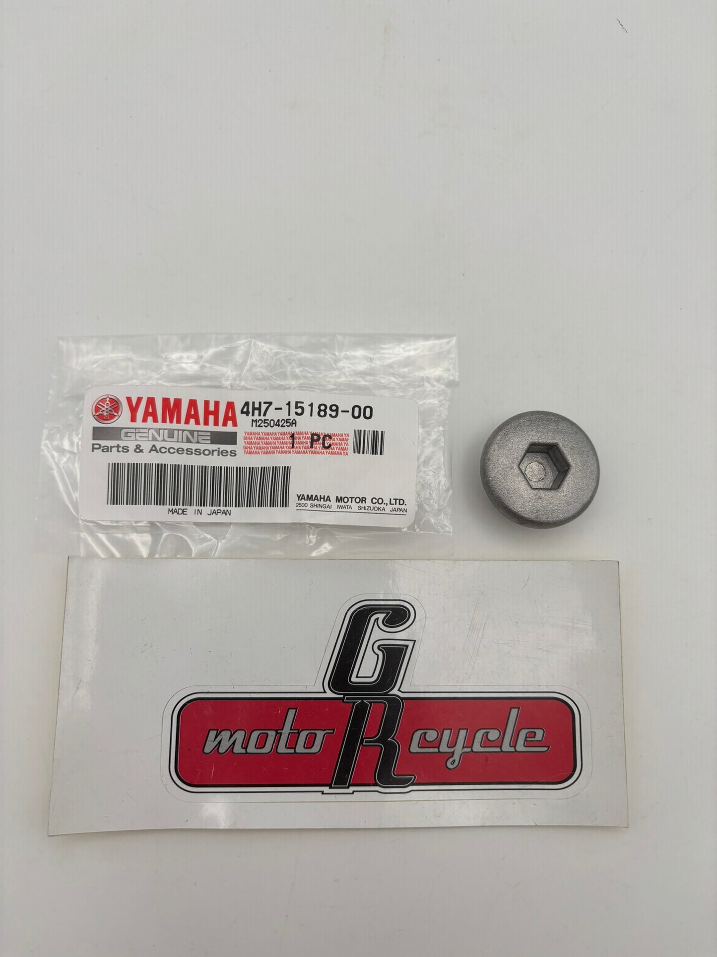 YAMAHA PLUG 4H7-15189-00-00 Y51
