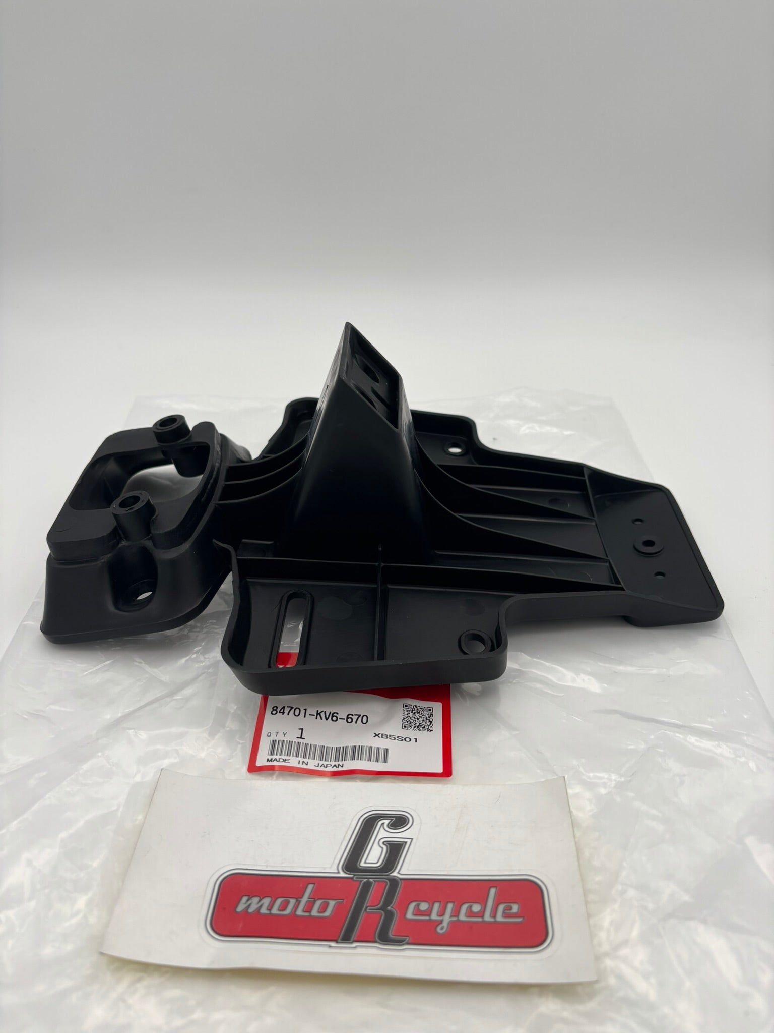 HONDA NUMBER PLATE BRACKET 84701-KV6-670 H100
