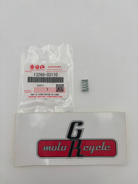 SUZUKI THROTTLE SCREW SPRING (SUB 13268-31010 13268-93100 ) 13268-03110 S54