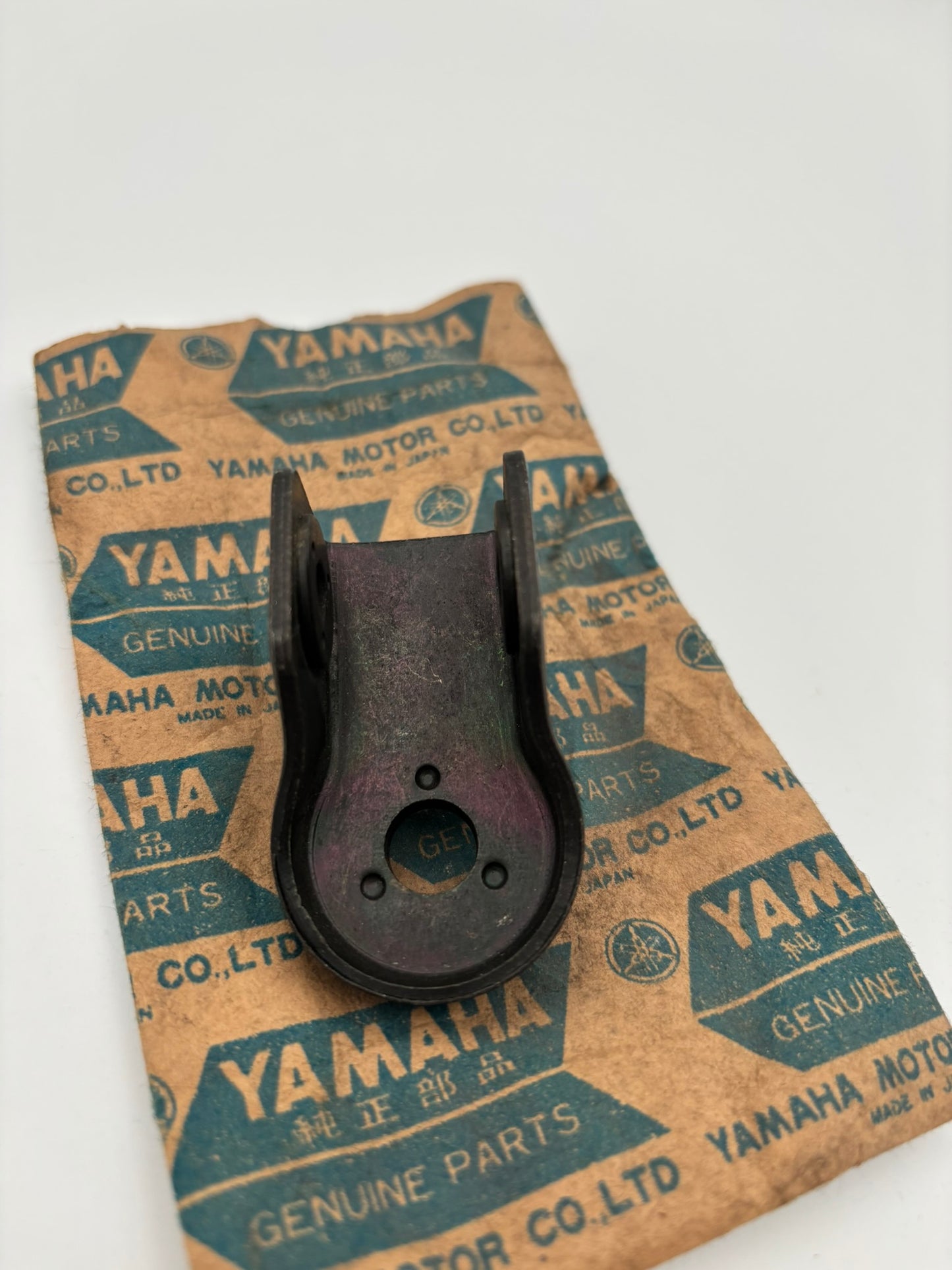 YAMAHA BRACKET 4L0-27432-00-00 Y25