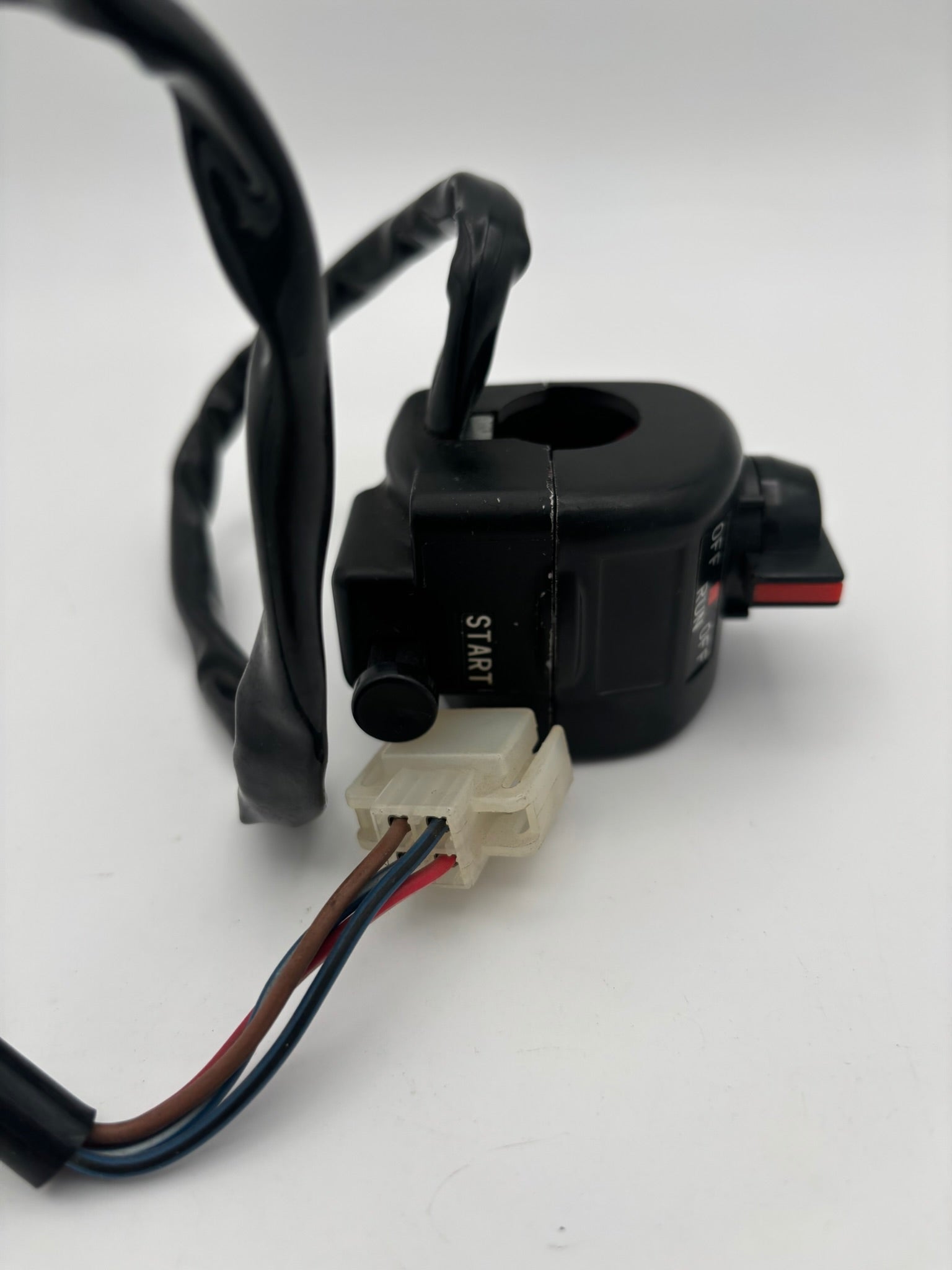 YAMAHA HANDLE SWITCH 2 3Y6-83975-00-00 Y13