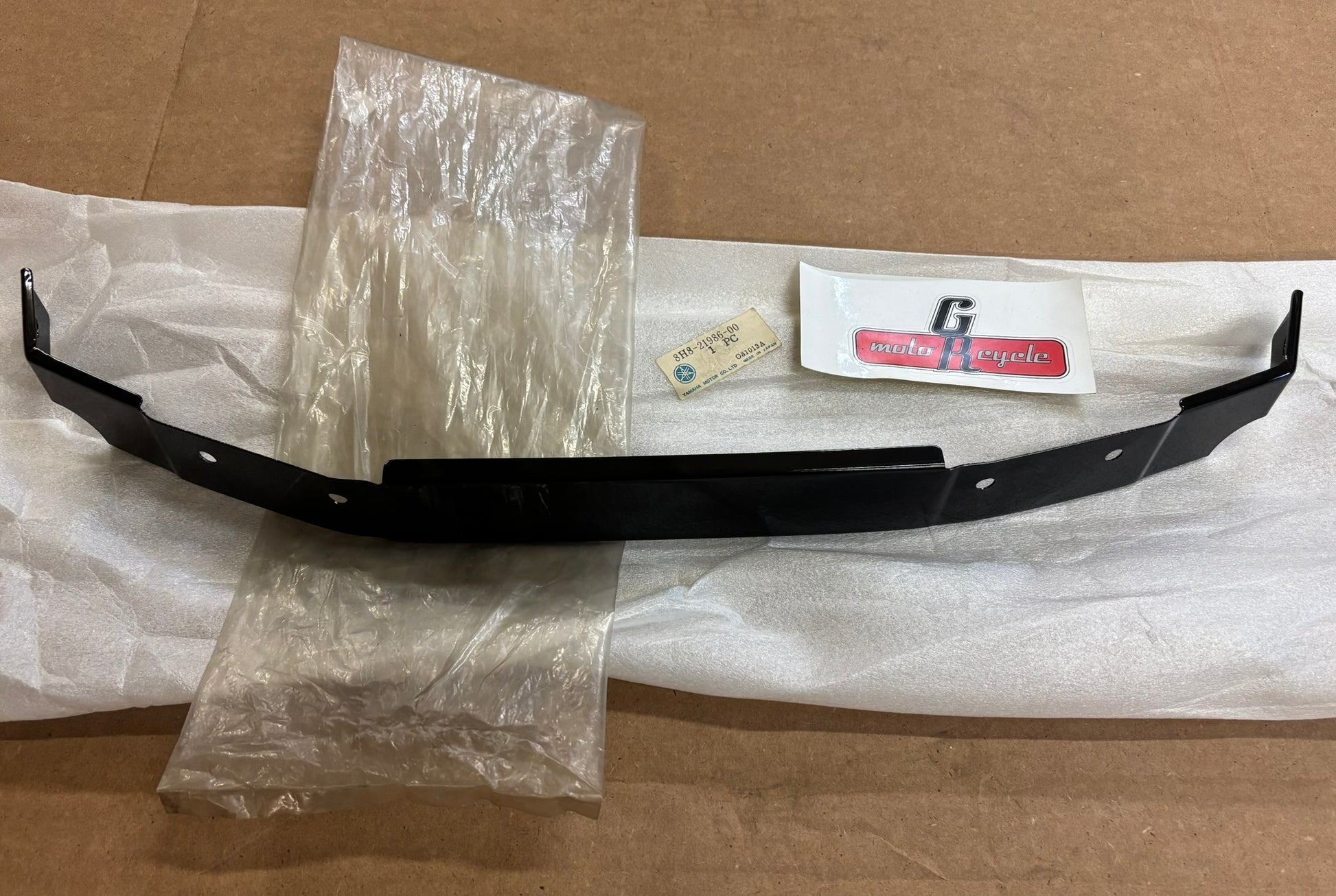YAMAHA FRAME RNFCMNT 1. 8H8-21986-00-00 Y13