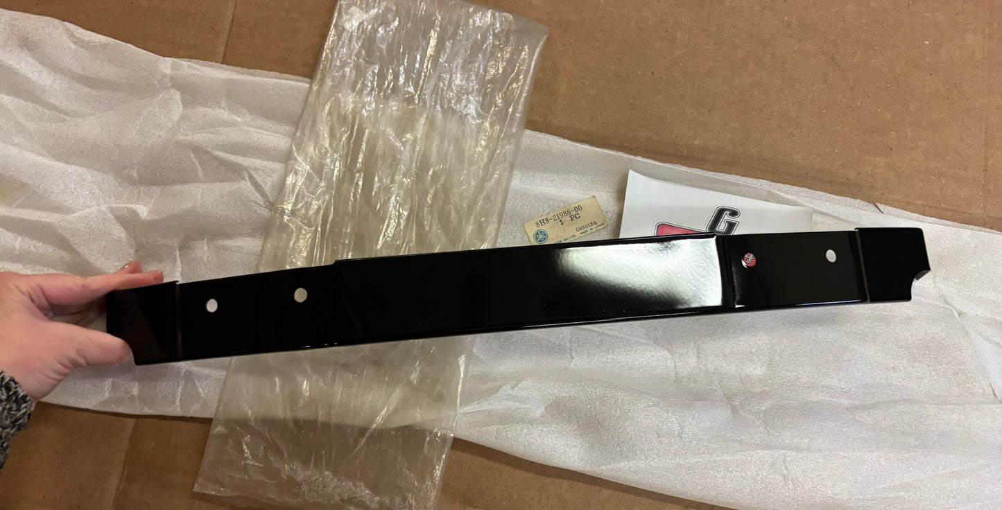 YAMAHA FRAME RNFCMNT 1. 8H8-21986-00-00 Y13