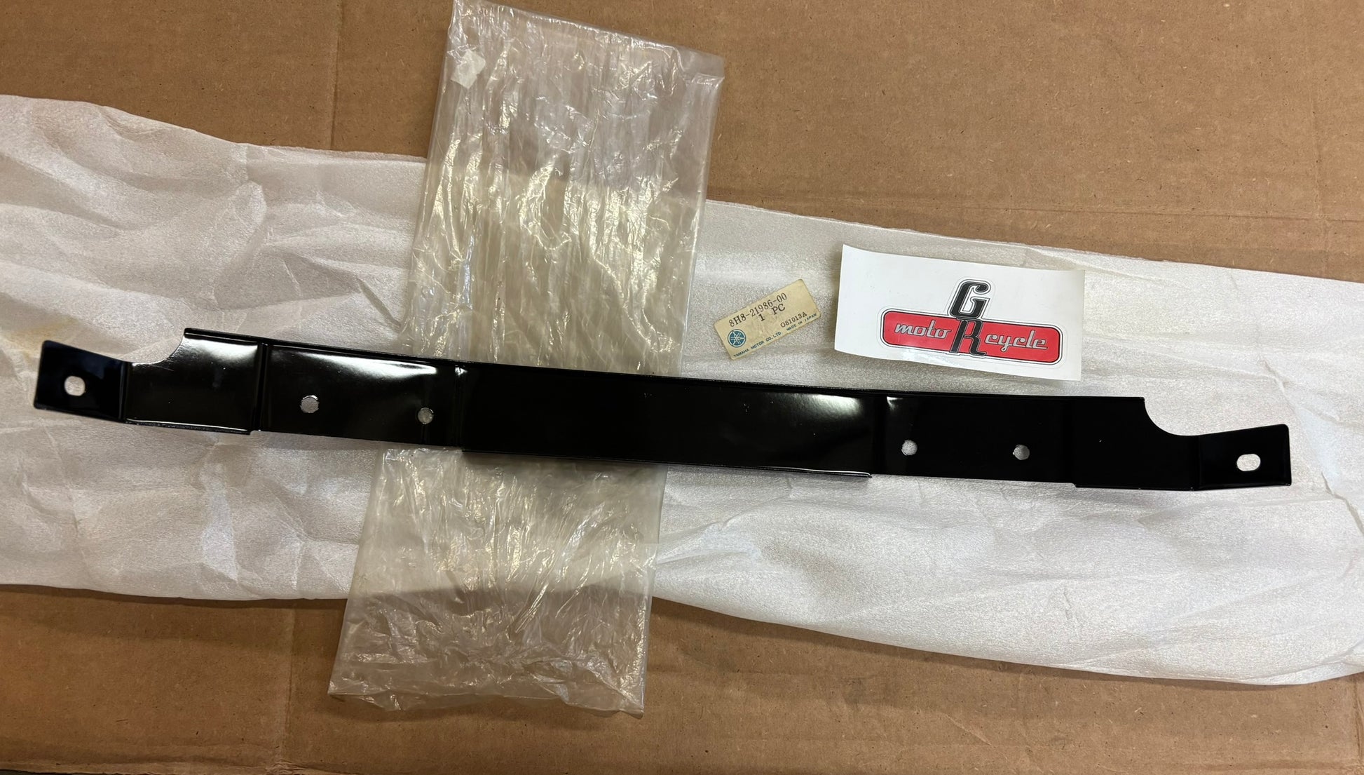 YAMAHA FRAME RNFCMNT 1. 8H8-21986-00-00 Y13