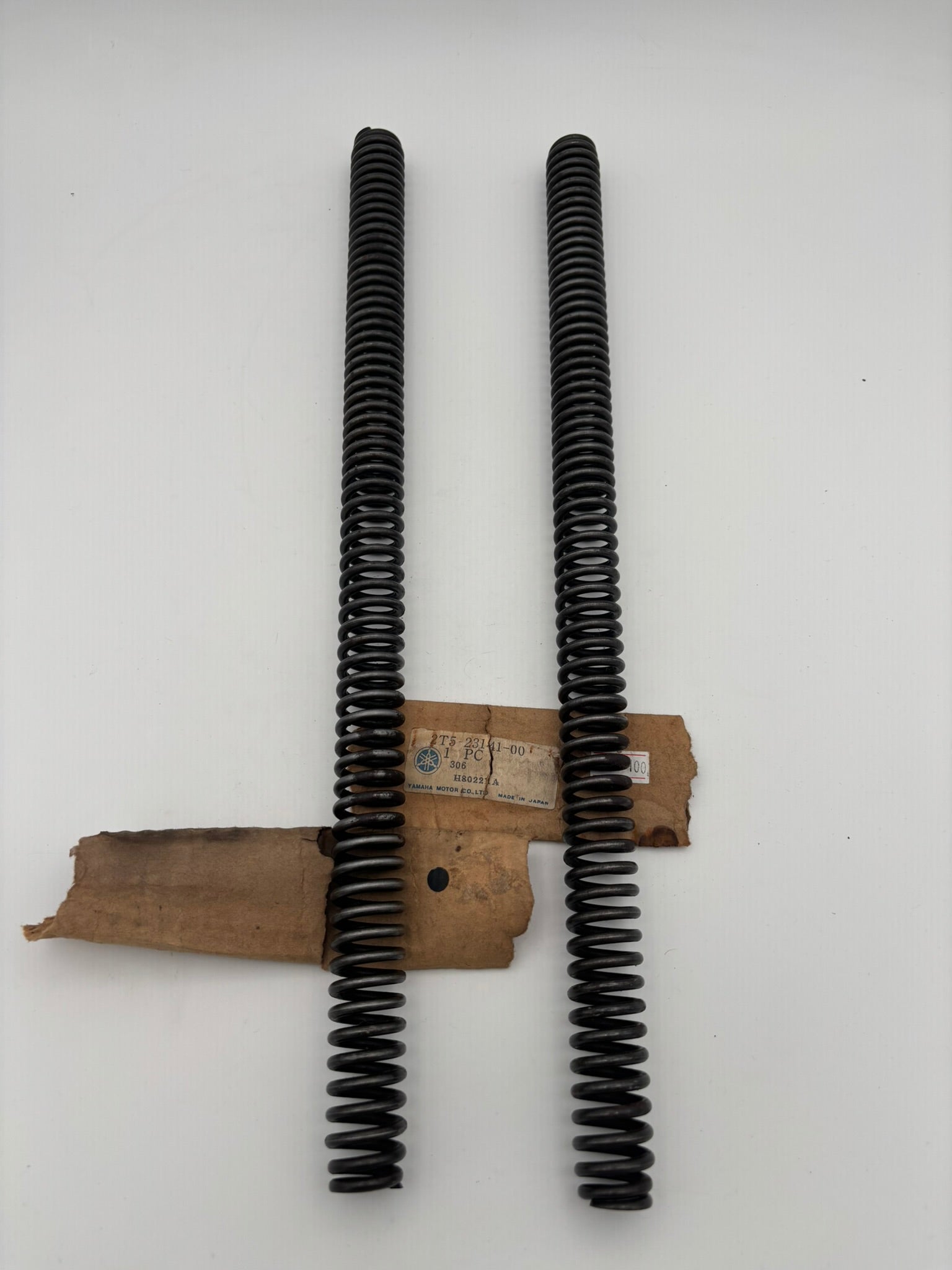 YAMAHA FRONT FORK SPRING QTY.2 2T5-23141-00-00 Y13