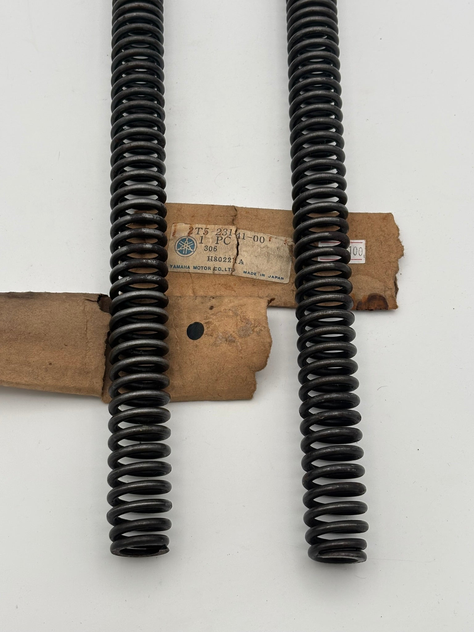 YAMAHA FRONT FORK SPRING QTY.2 2T5-23141-00-00 Y13