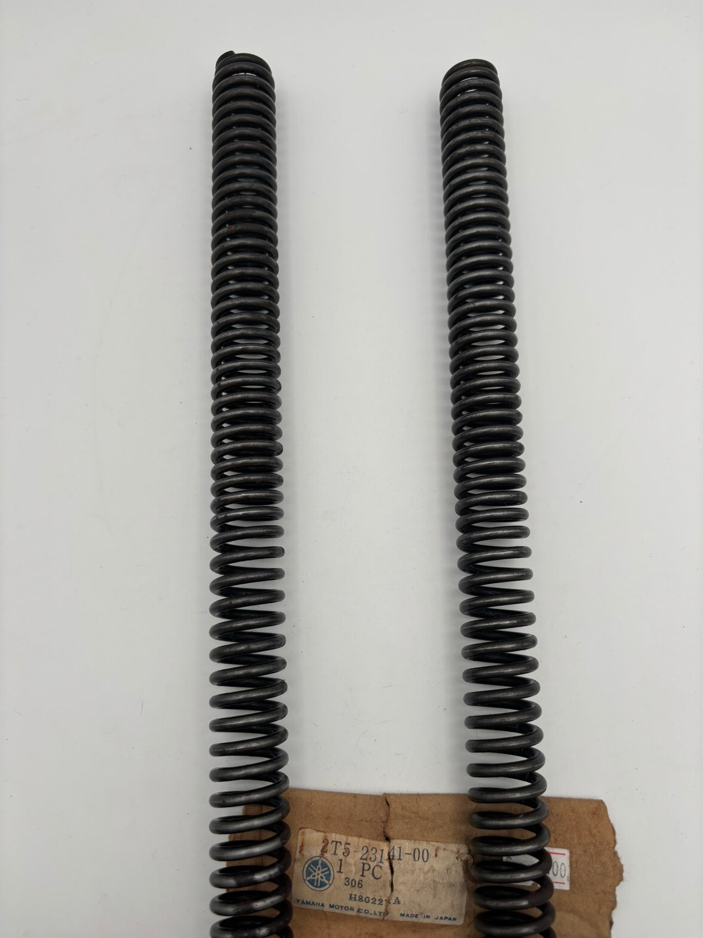 YAMAHA FRONT FORK SPRING QTY.2 2T5-23141-00-00 Y13