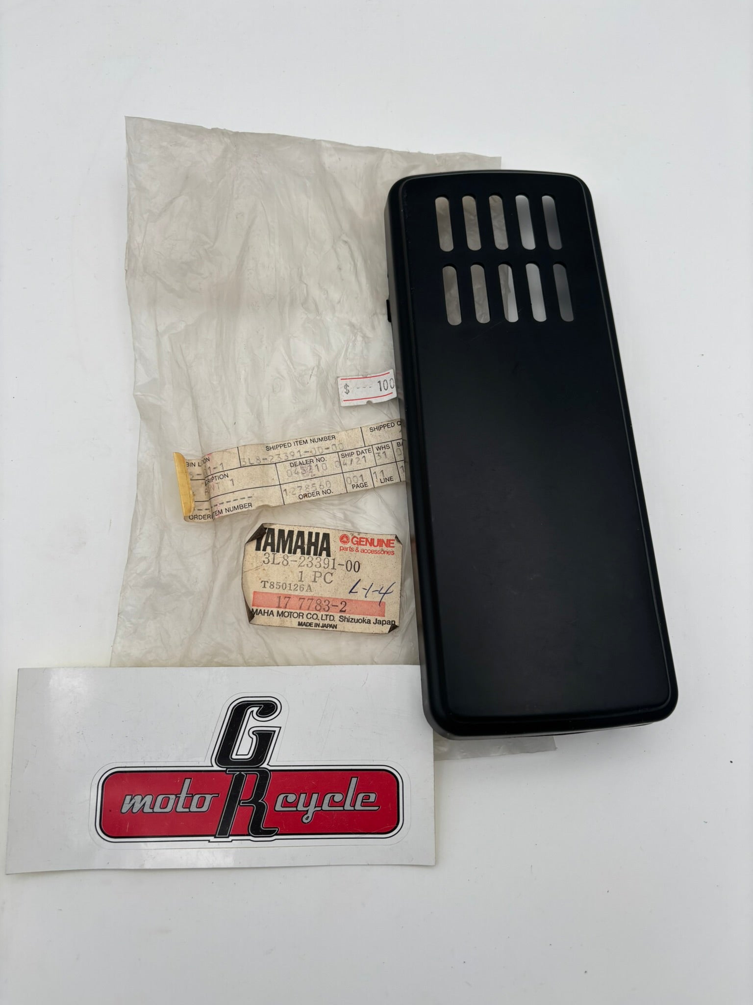 YAMAHA FRONT PANEL 3L8-23391-00-00 Y13