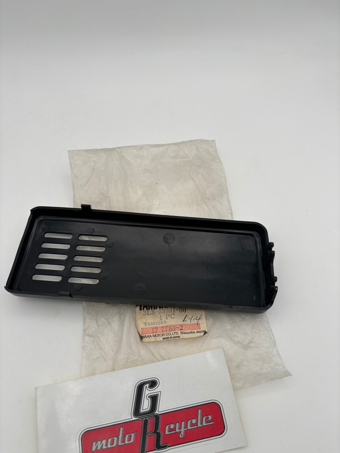 YAMAHA FRONT PANEL 3L8-23391-00-00 Y13