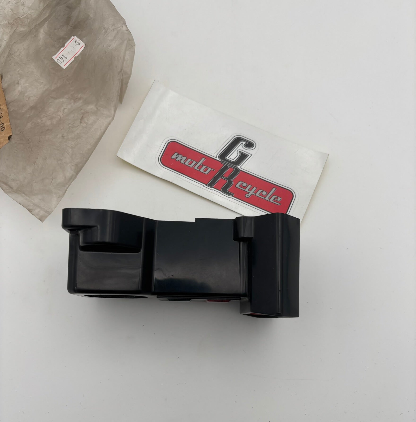 YAMAHA UPPER PILOT BOX 1T3-83568-00-00 Y13