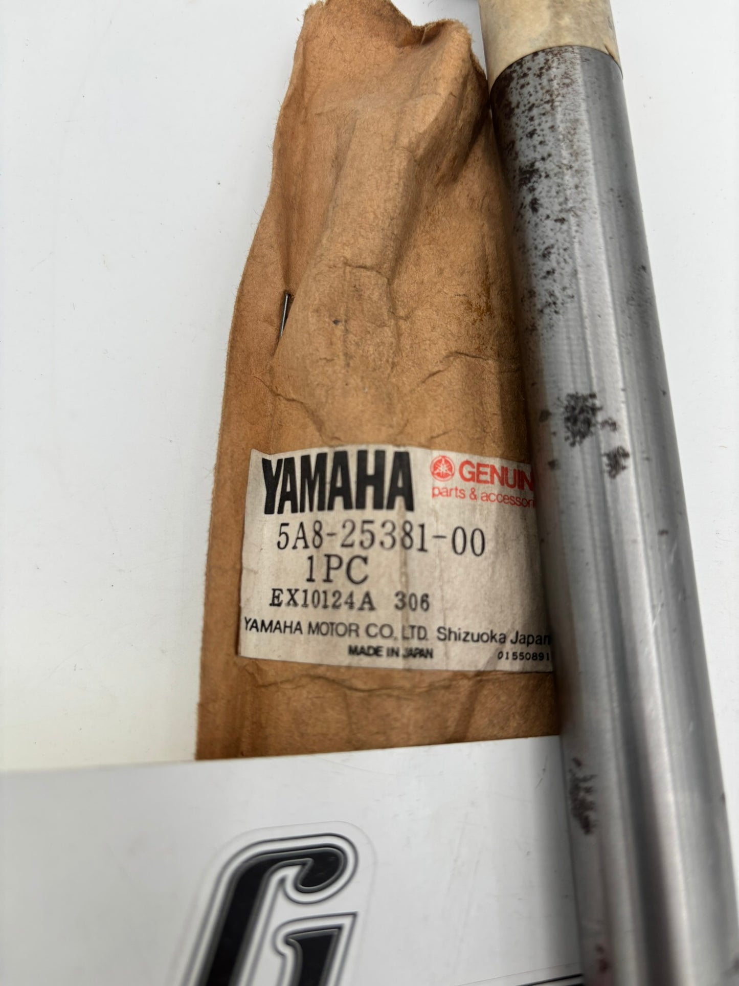 YAMAHA REAR WHEEL AXLE 5A8-25381-00-00 Y14
