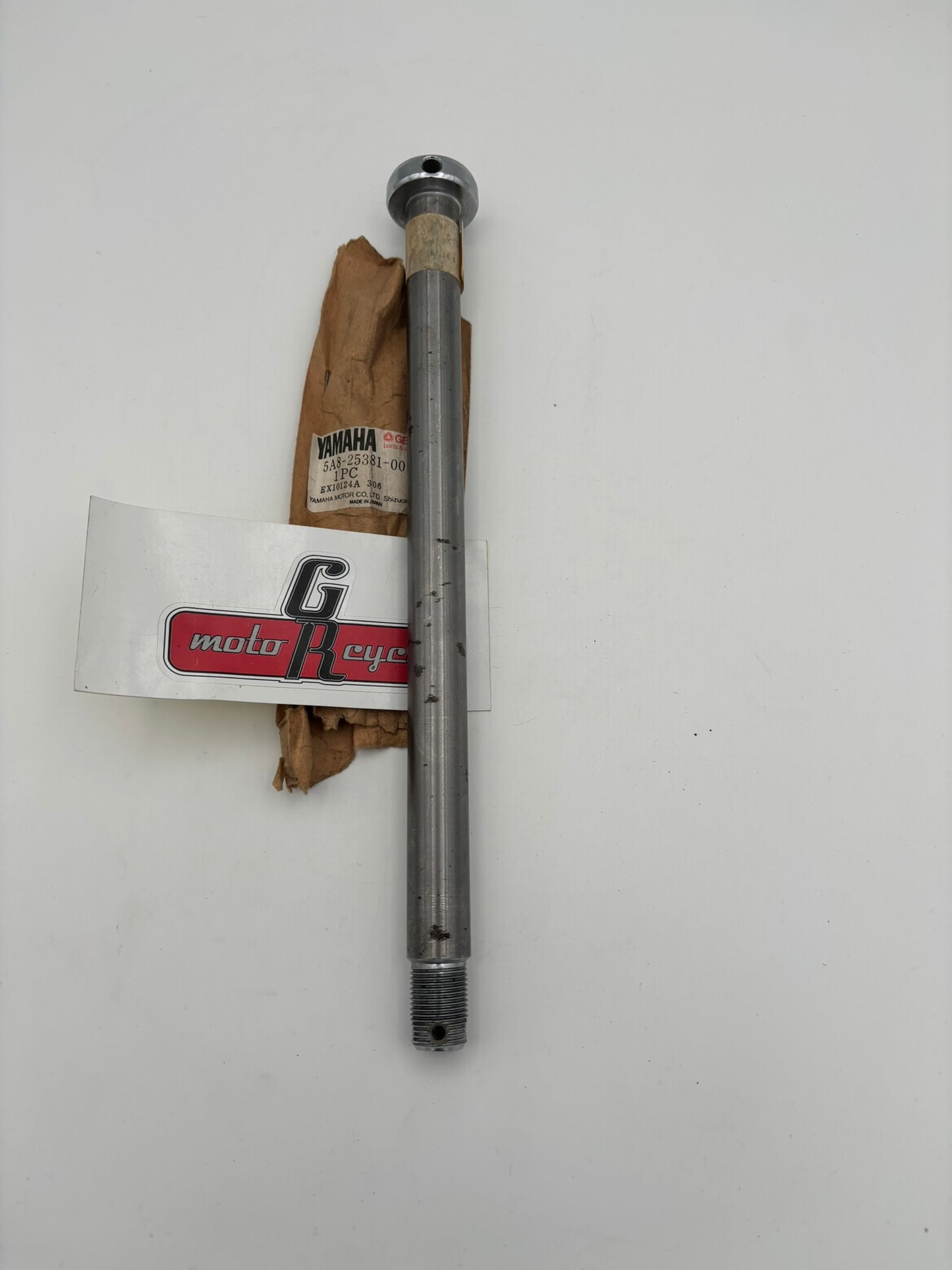 YAMAHA REAR WHEEL AXLE 5A8-25381-00-00 Y14