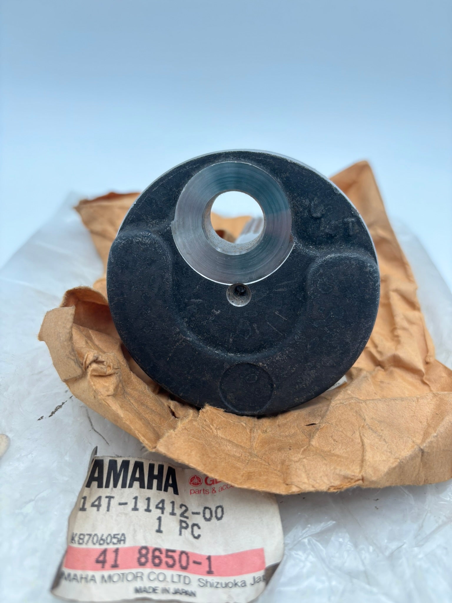 YAMAHA LEFT CRANK 14T-11412-00-00 Y14