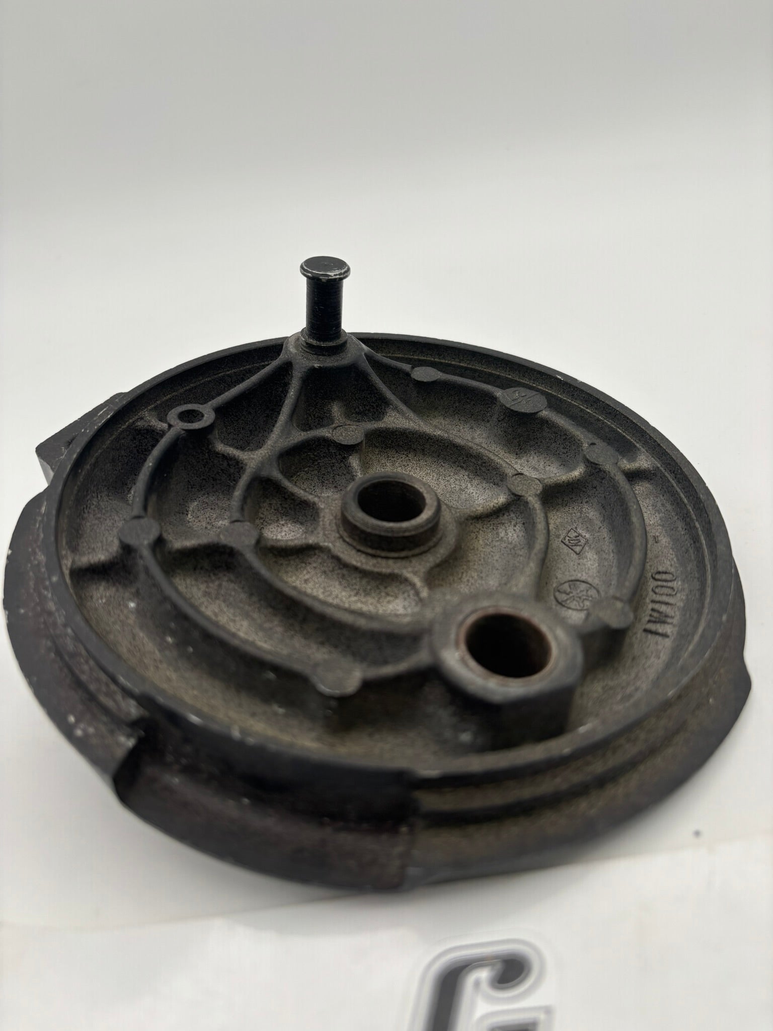 YAMAHA FRONT WHEEL BRAKE PLATE 1W1-25016-11-98-1 Y14