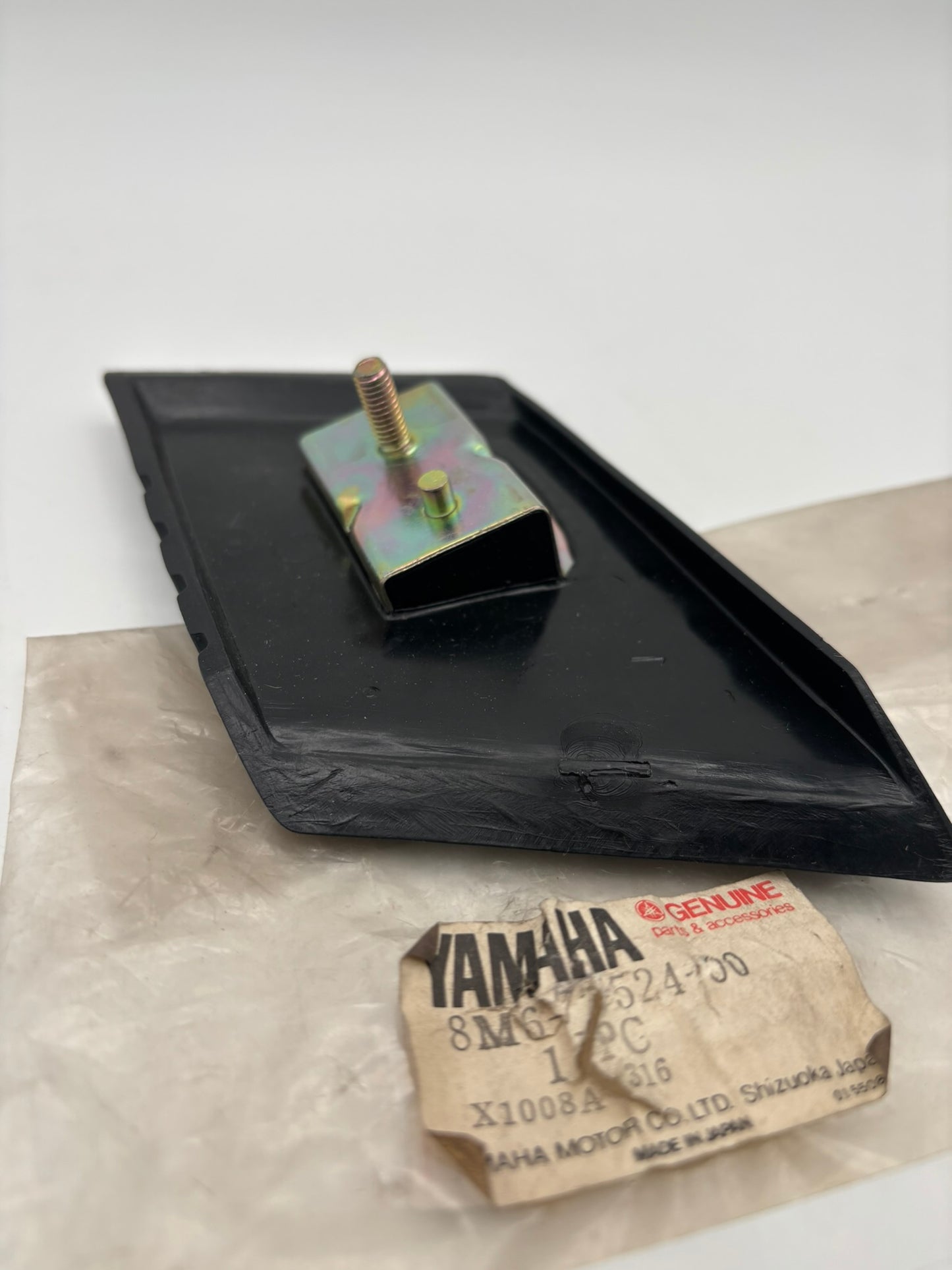 YAMAHA BUMPER END 8M6-77524-00-00 Y14
