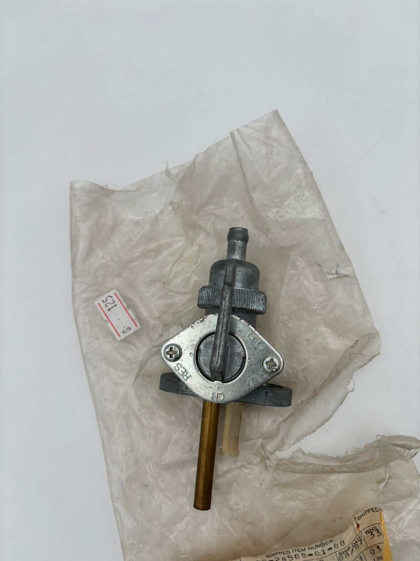 YAMAHA FUEL COCK ASSY (SUB 498-24500-01-00 ) 438-24500-00-00 Y15