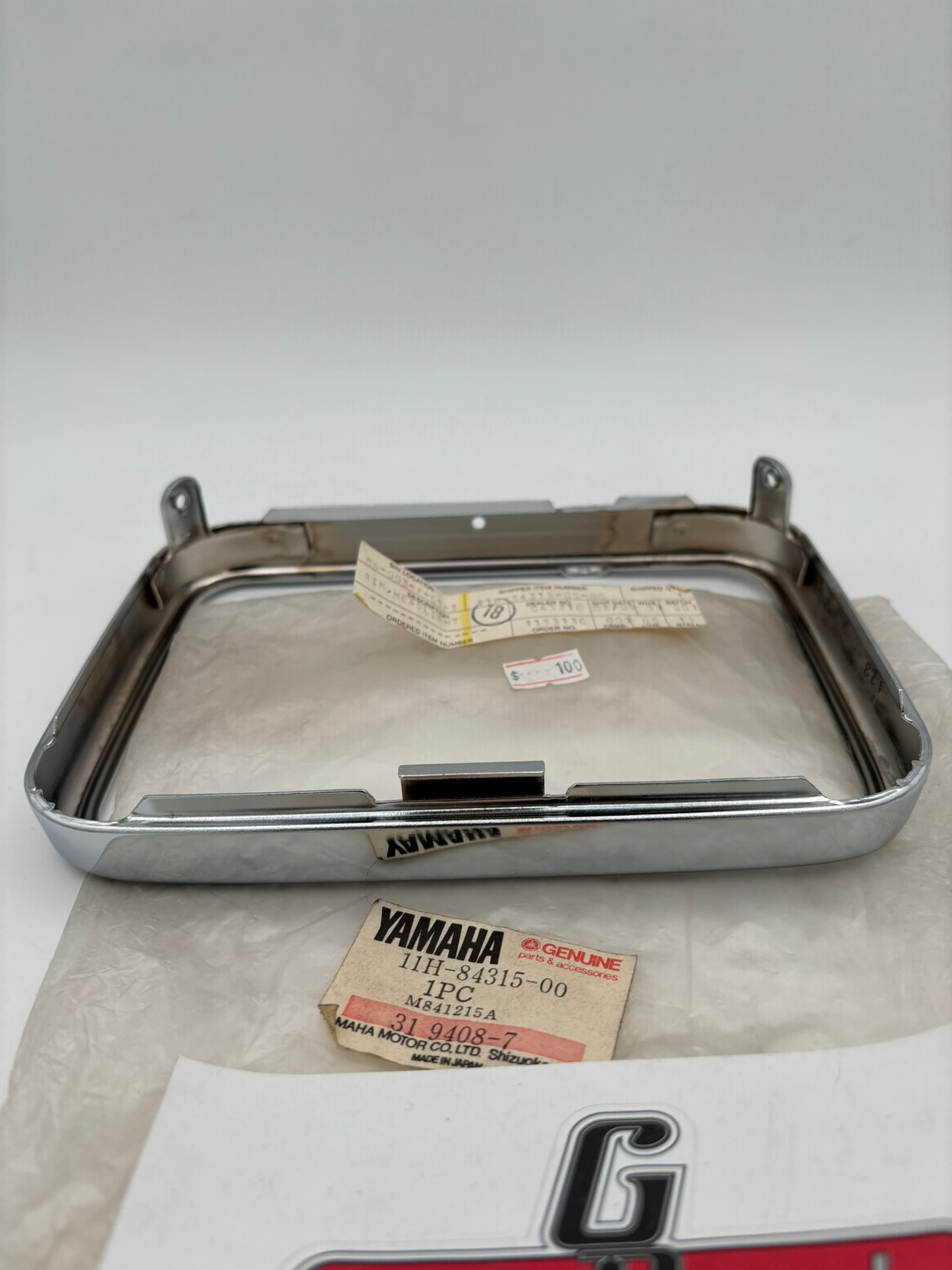 YAMAHA HEADLIGHT RIM 11H-84315-00-00 Y15