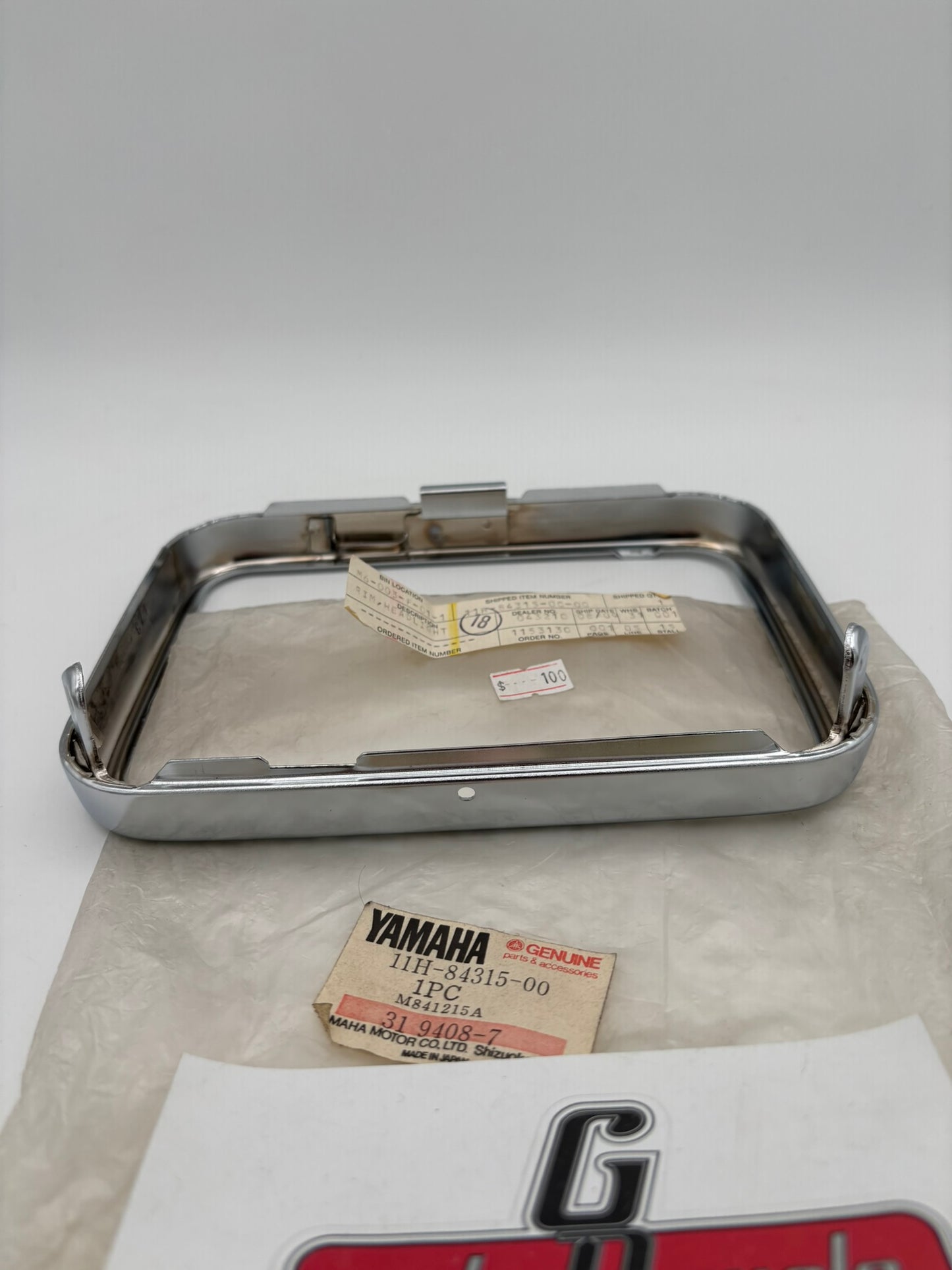 YAMAHA HEADLIGHT RIM 11H-84315-00-00 Y15