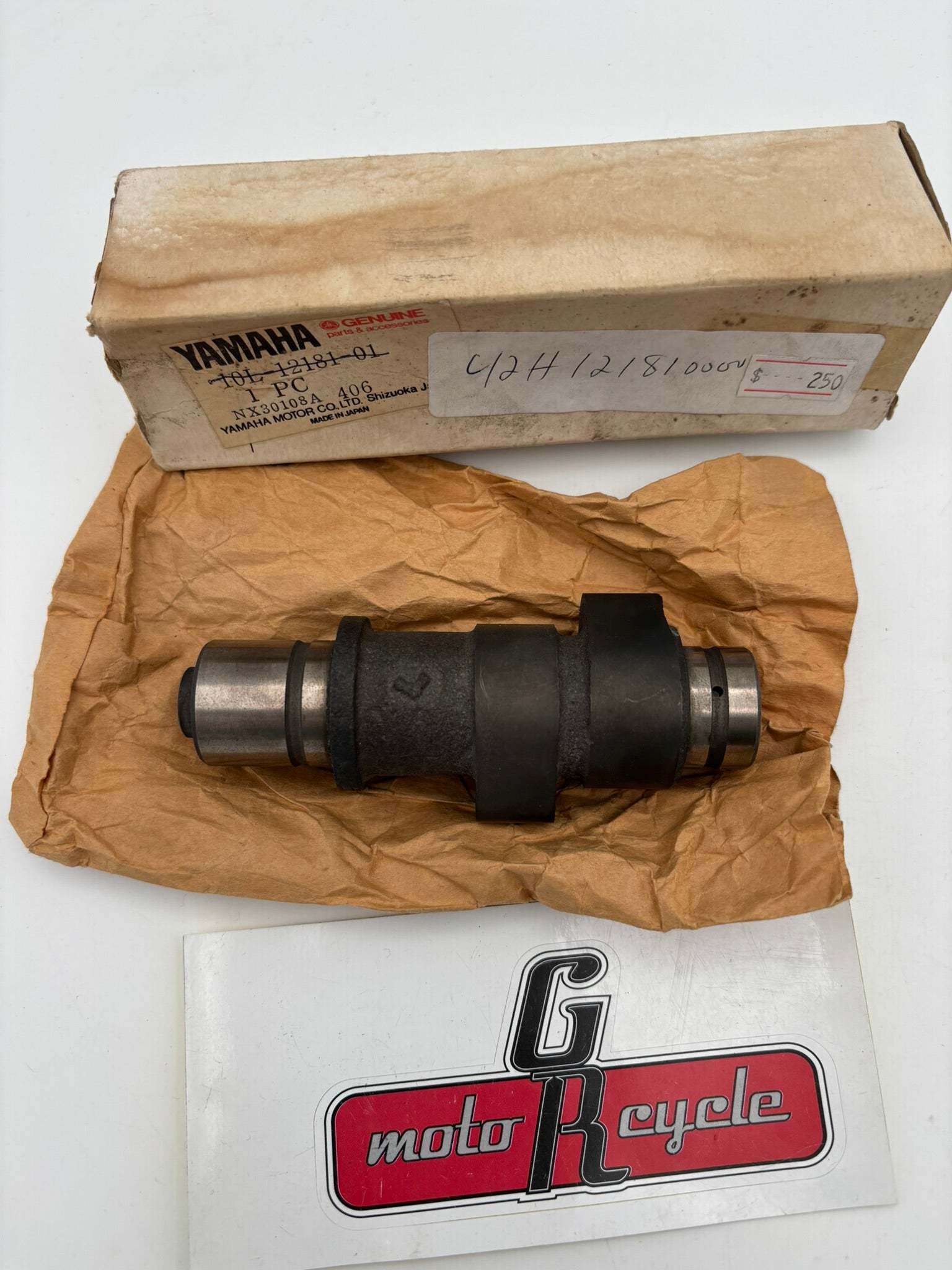 YAMAHA CAMSHAFT 2. (SUB 42H-12181-00-00 ) 10L-12181-01-00 Y15