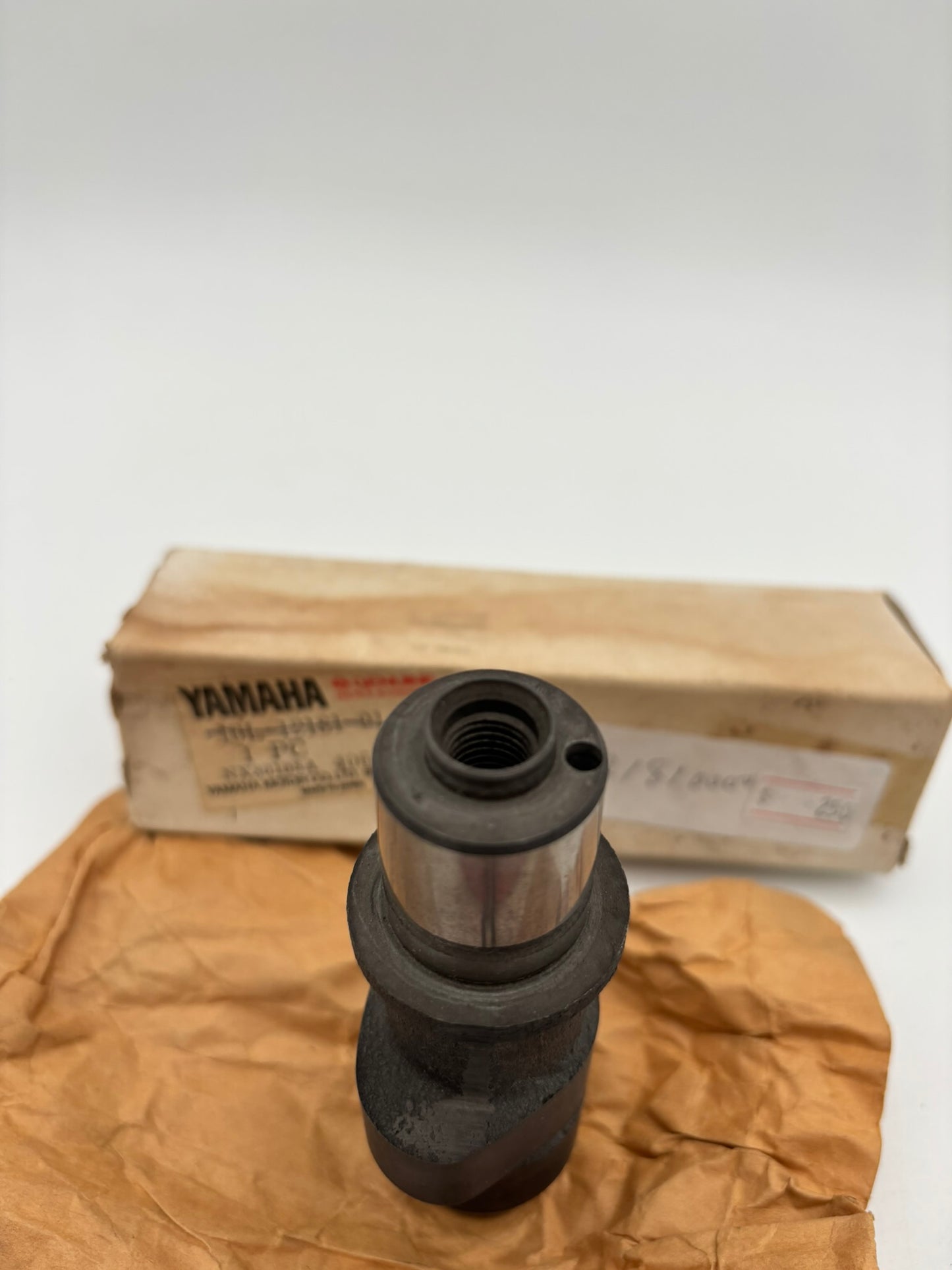 YAMAHA CAMSHAFT 2. (SUB 42H-12181-00-00 ) 10L-12181-01-00 Y15