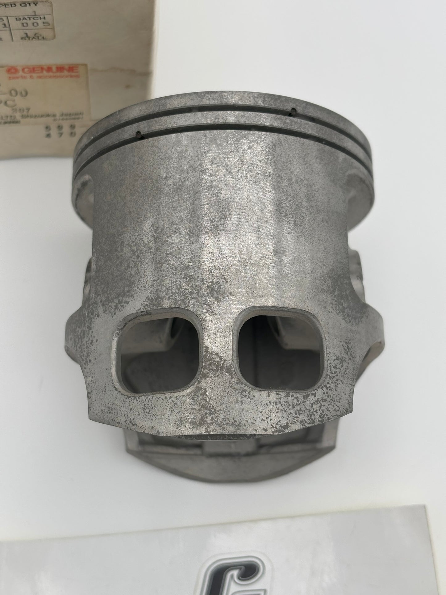 YAMAHA PISTON (0.25MM O/S) 4V6-11635-00-00 Y15