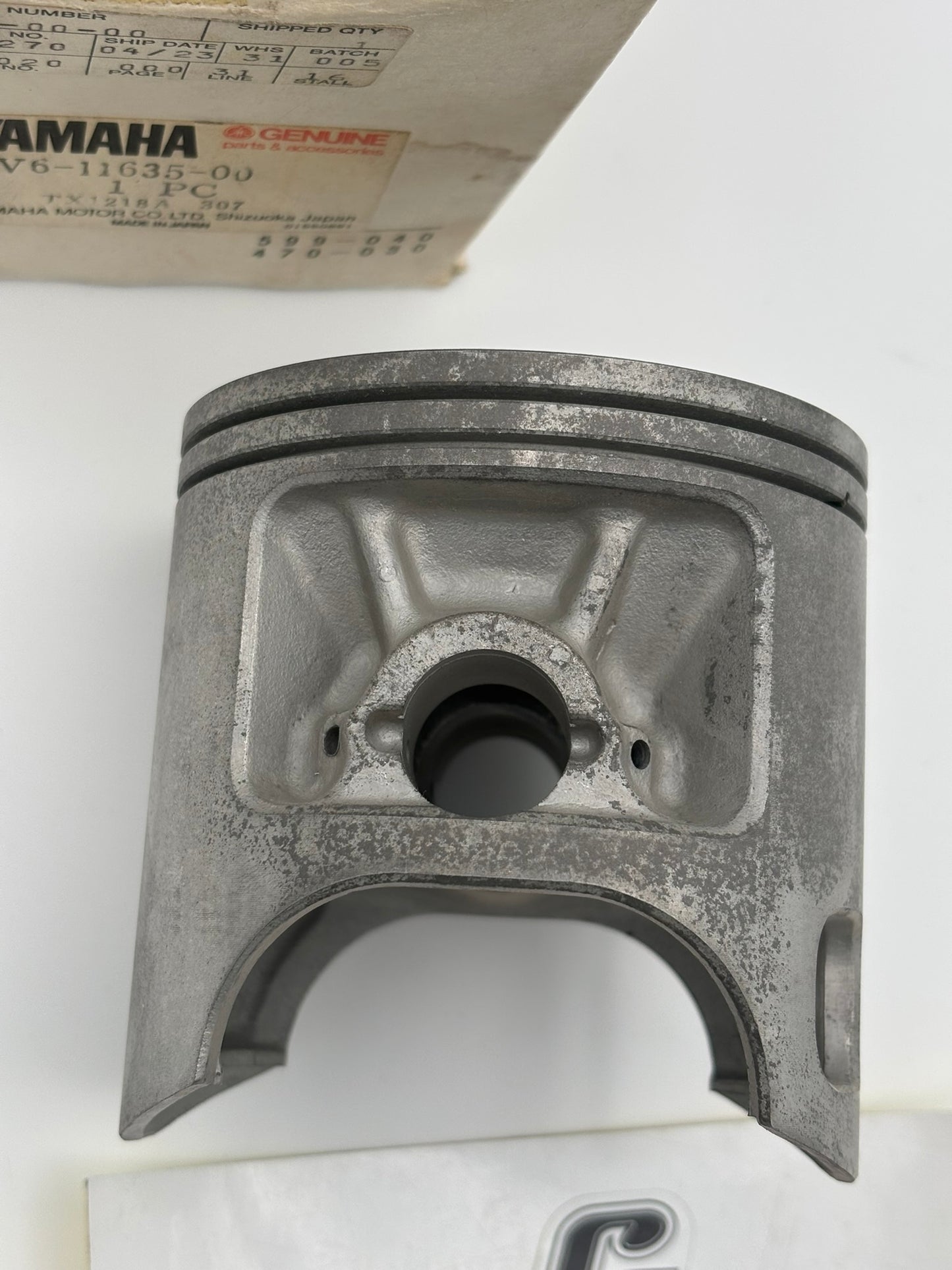 YAMAHA PISTON (0.25MM O/S) 4V6-11635-00-00 Y15