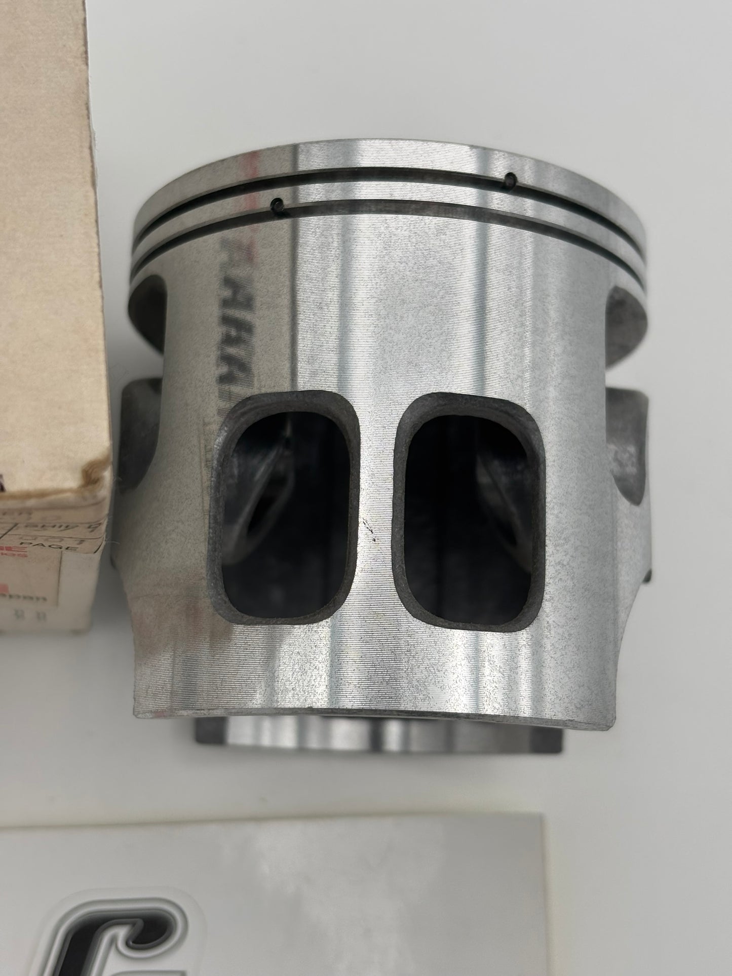 YAMAHA PISTON (0.50MM O/S) 2N5-11636-00-00 Y16
