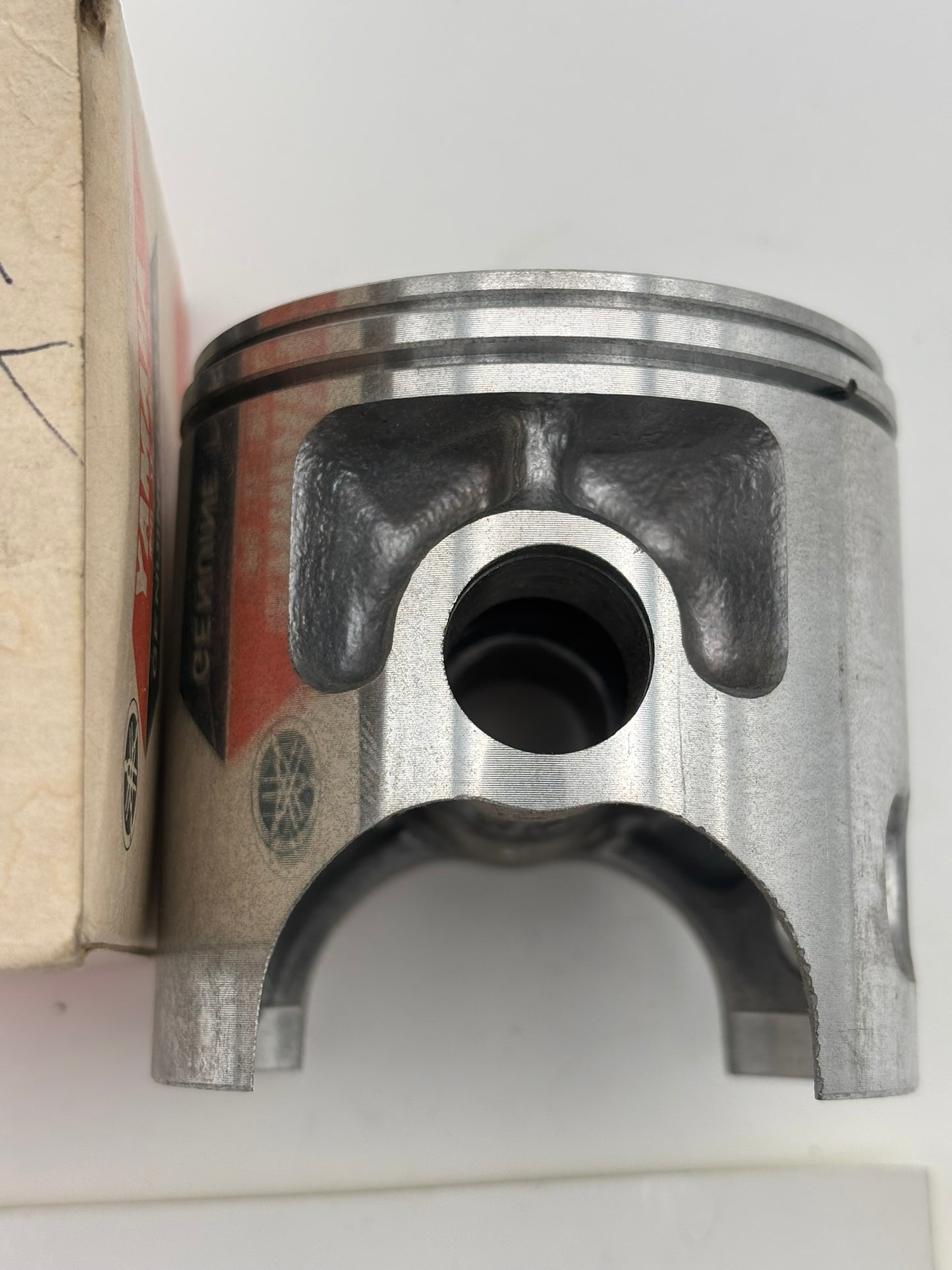 YAMAHA PISTON (0.25MM O/S) 2N5-11635-00-00 Y16