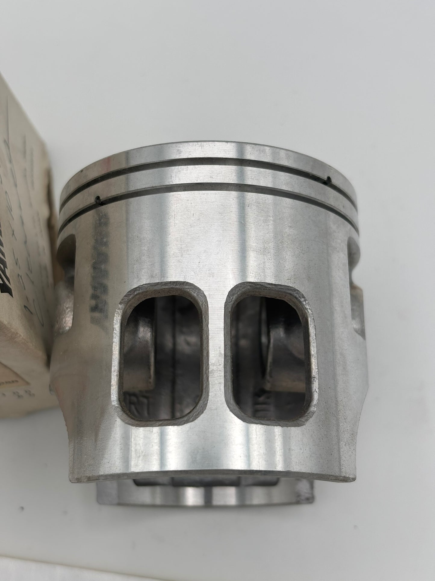 YAMAHA PISTON (0.75MM O/S) 1W2-11637-10-00 Y16