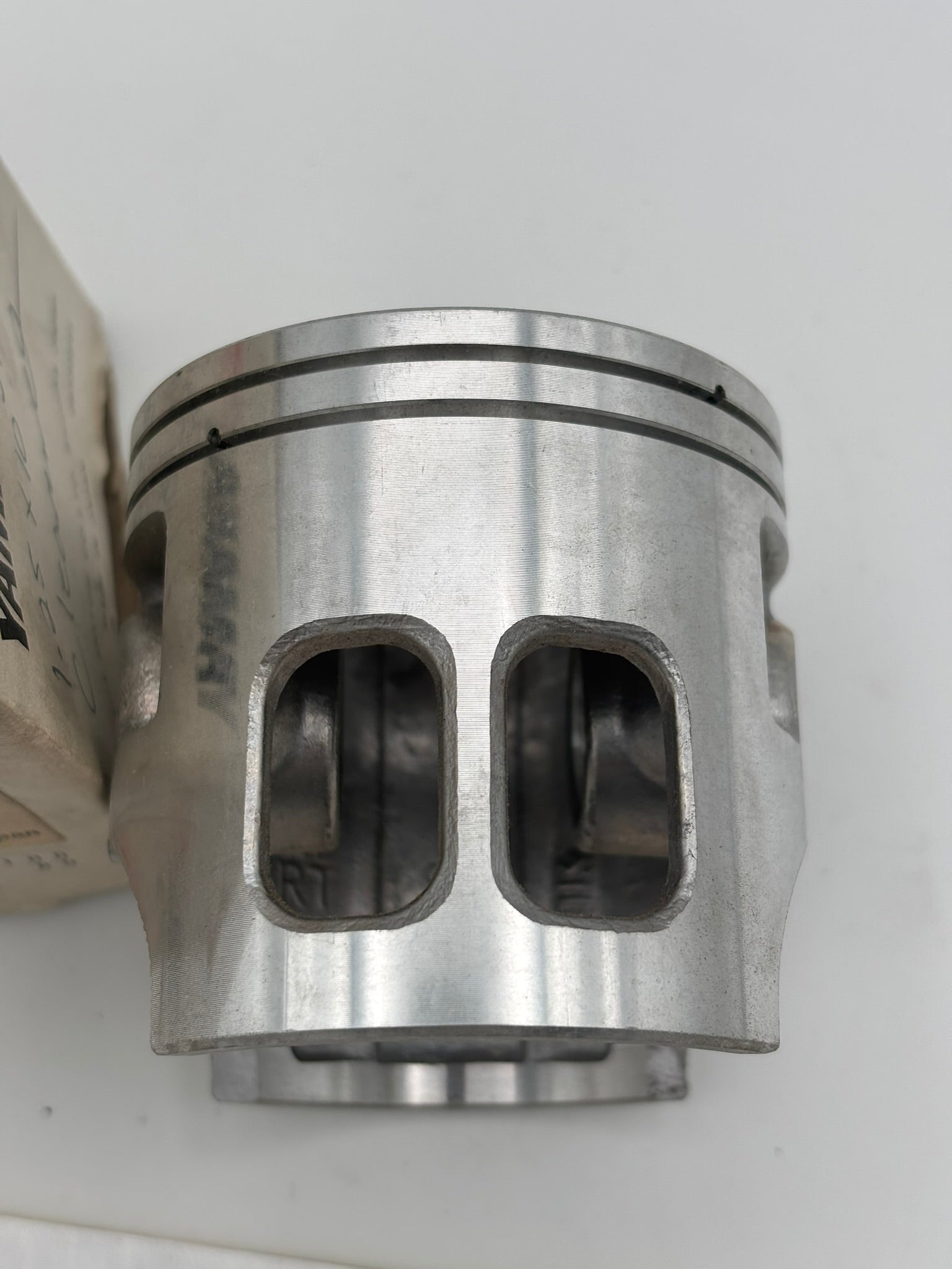 YAMAHA PISTON (0.75MM O/S) 1W2-11637-10-00 Y16