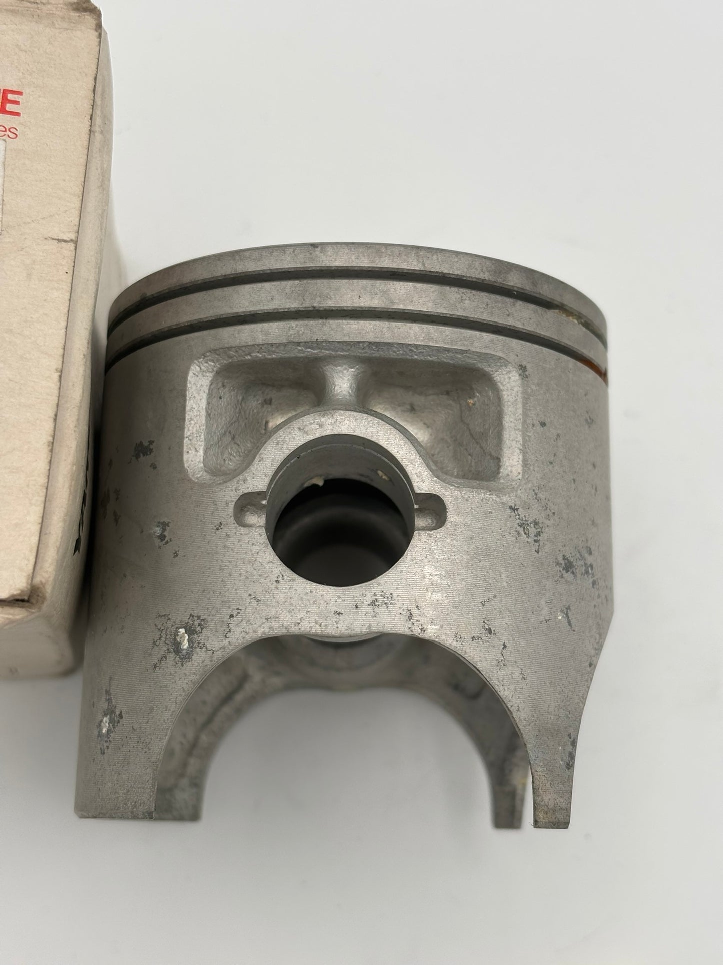 YAMAHA PISTON (1.00MM O/S) 3R4-11638-00-00 Y16