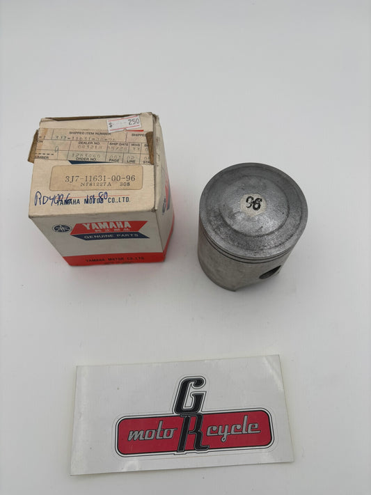 YAMAHA PISTON (STD) 3J7-11631-00-96 Y16