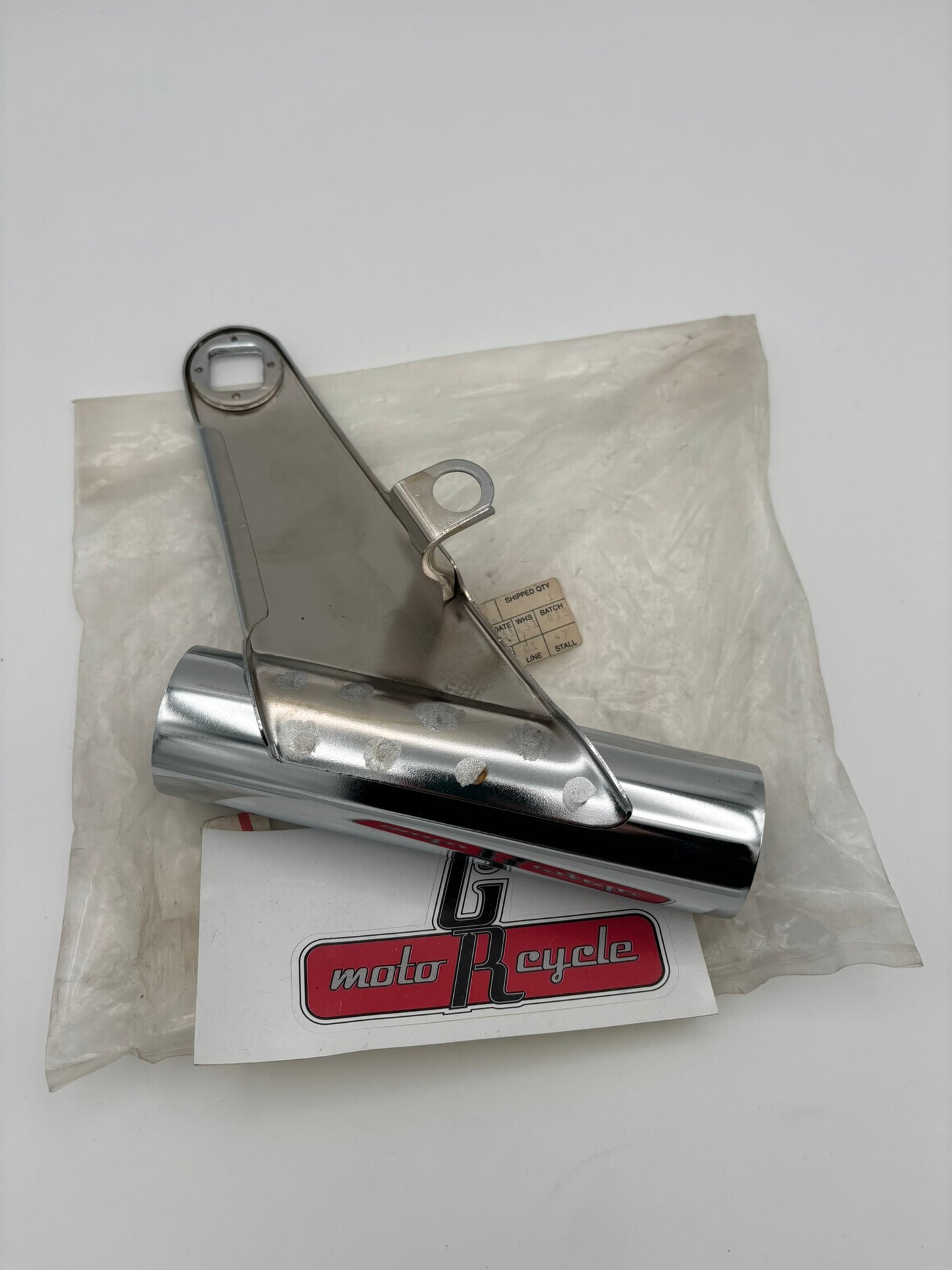 YAMAHA FRONT FORK UPPER COVER 1. 10M-23121-00-93 Y16