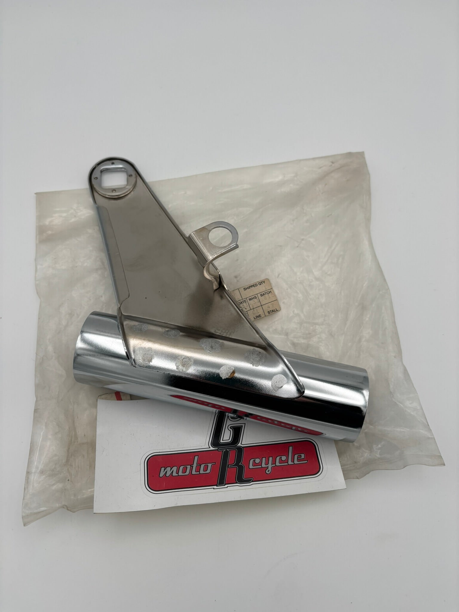 YAMAHA FRONT FORK UPPER COVER 1. 10M-23121-00-93 Y16