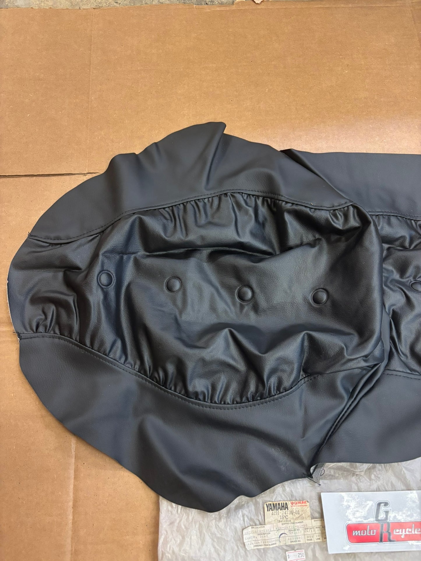 YAMAHA SEAT COVER 42H-24731-01-00 Y16