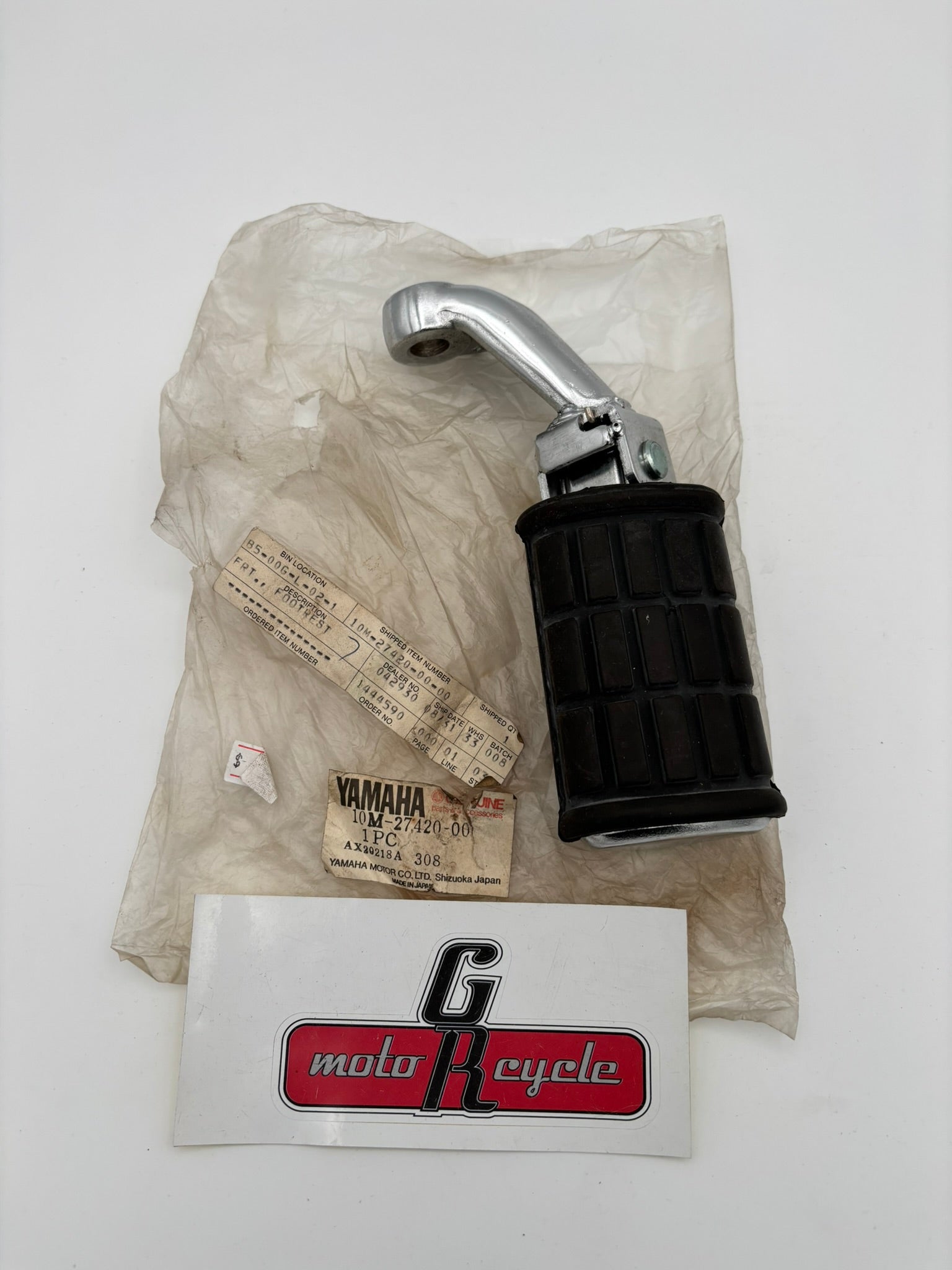 YAMAHA FRONT RIGHT HAND FOOTREST ASSY 10M-27420-00-00 Y17