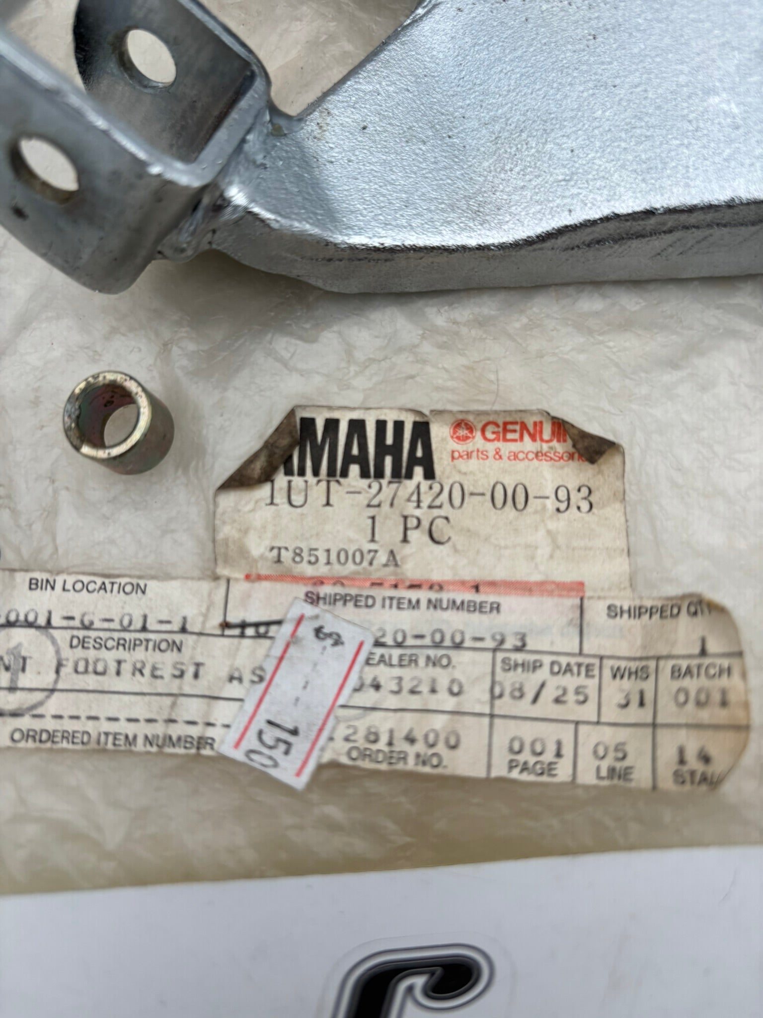 YAMAHA RIGHT FRONT FOOTREST (INCOMPLETE) 1UT-27420-00-93-I Y17