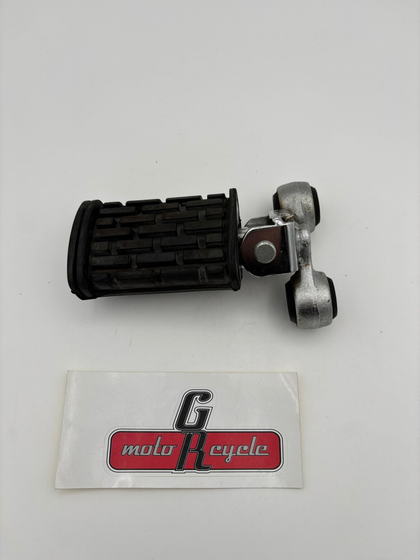 YAMAHA RIGHT HAND FRONT FOOTREST ASSY 42X-27420-00-93 Y17