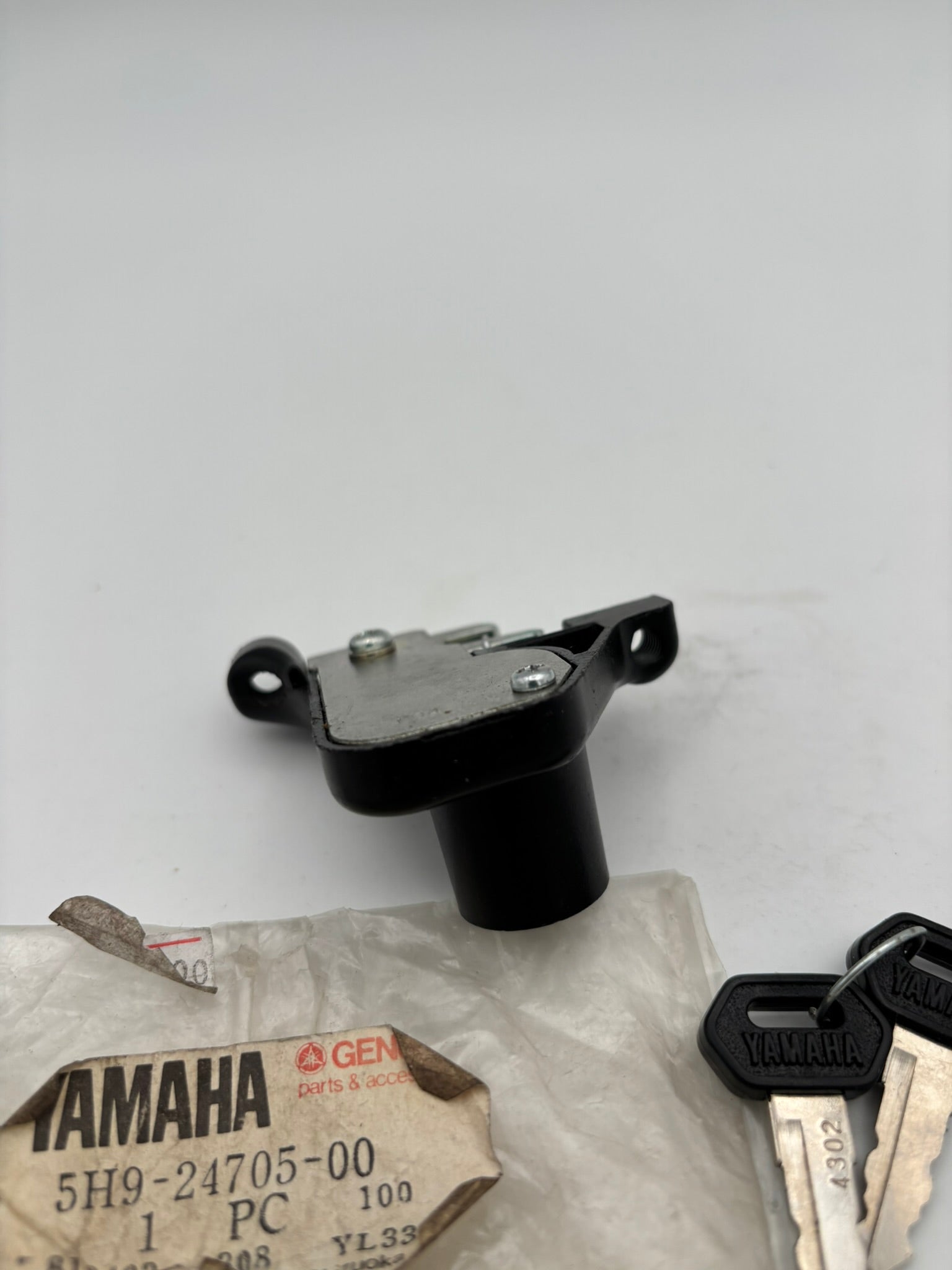 YAMAHA SEAT LOCK ASSY 5H9-24705-00-00 Y17
