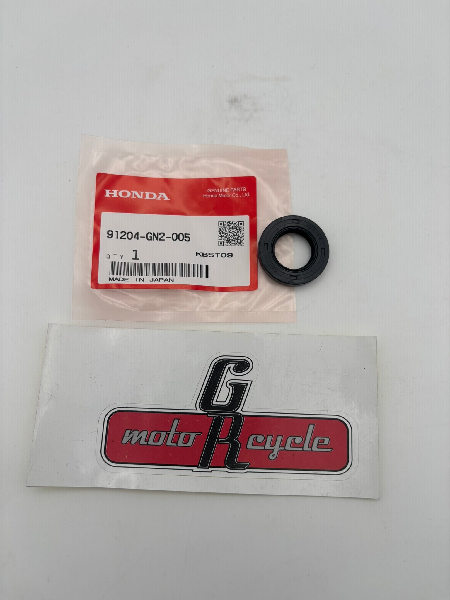 HONDA OIL SEAL (17X30X5) 91204-GN2-005 H67